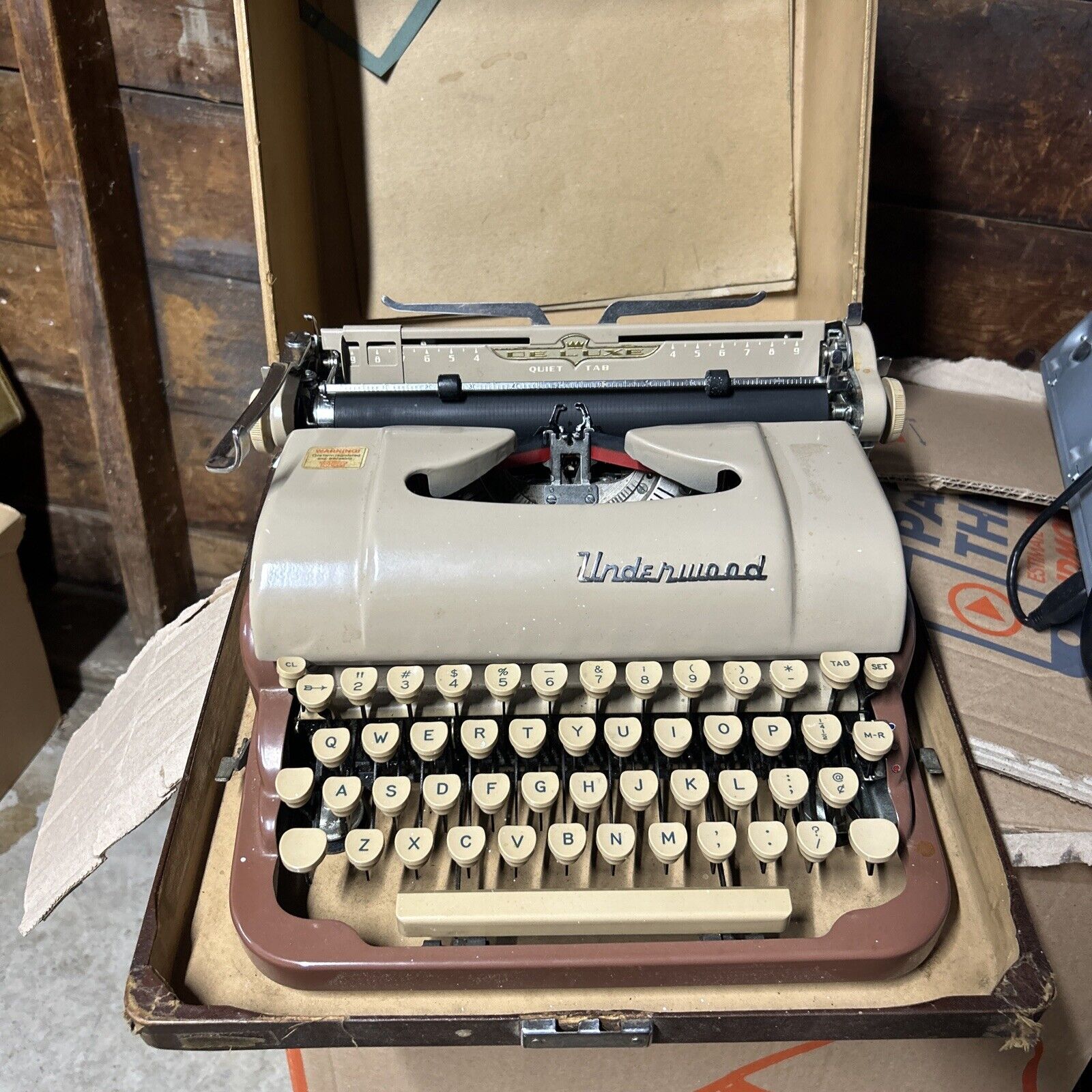 Vintage 1954 Underwood Typewriter, Deluxe Quiet Tab With Case