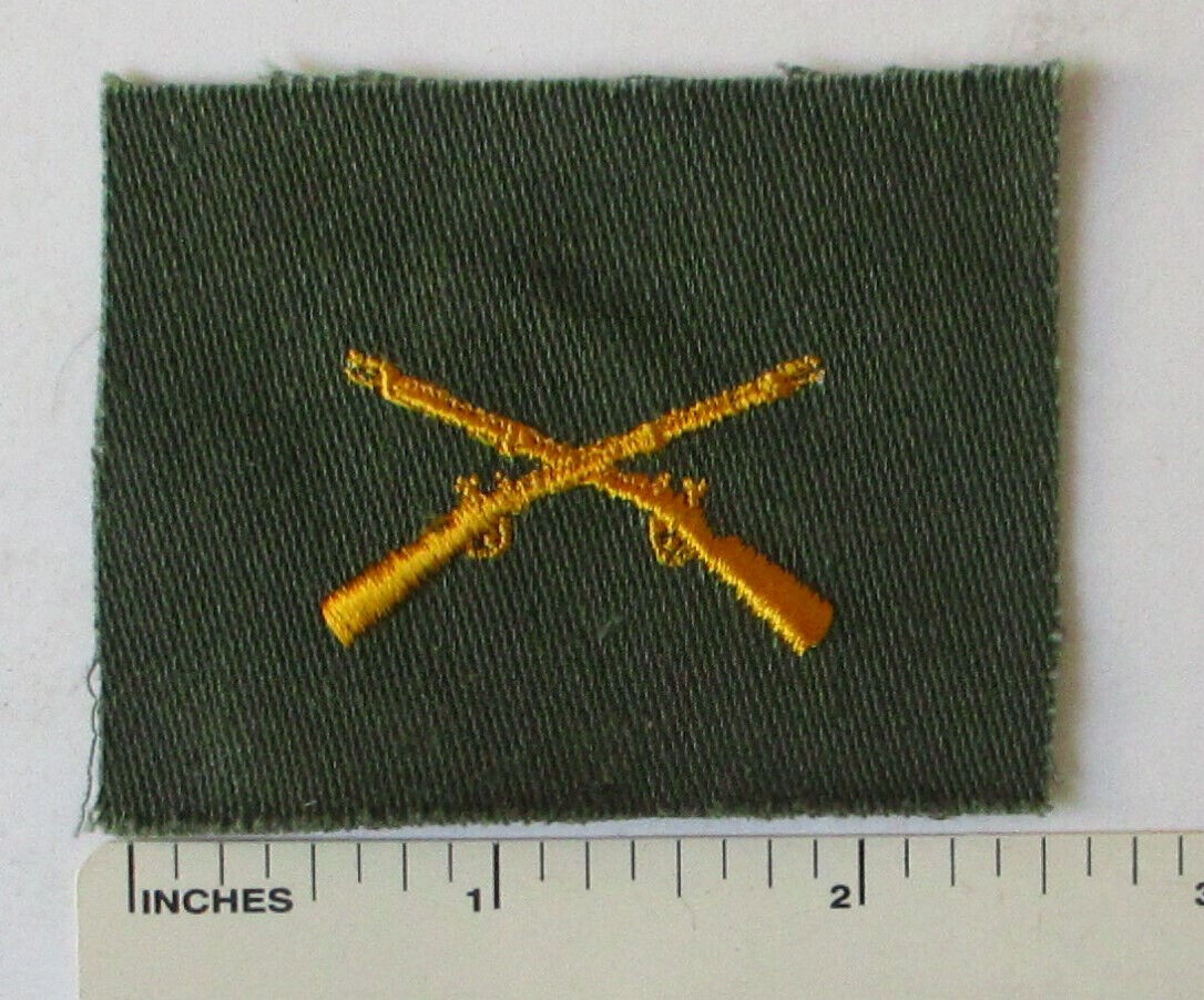 Single Original 1960s US ARMY INFANTRY OFFICER COLLAR PATCH Early Vietnam War