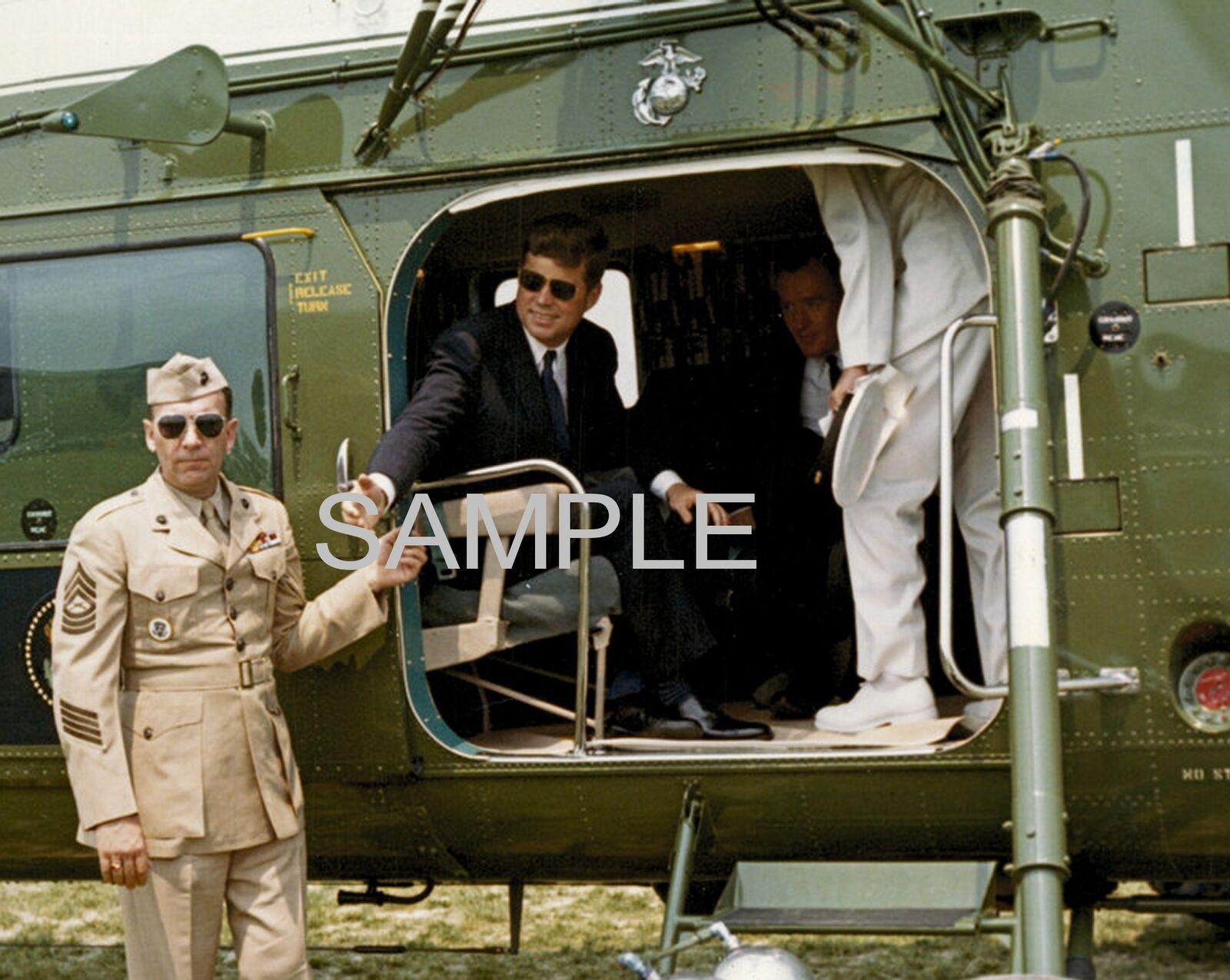 1962 PRESIDENT JOHN F KENNEDY on Marine One PHOTO  (157-R)
