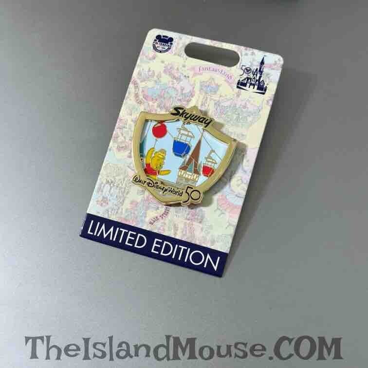 Rare Disney LE 2000 WDW Skyway Winnie the Pooh Attraction Crests Pin (N1:145018)