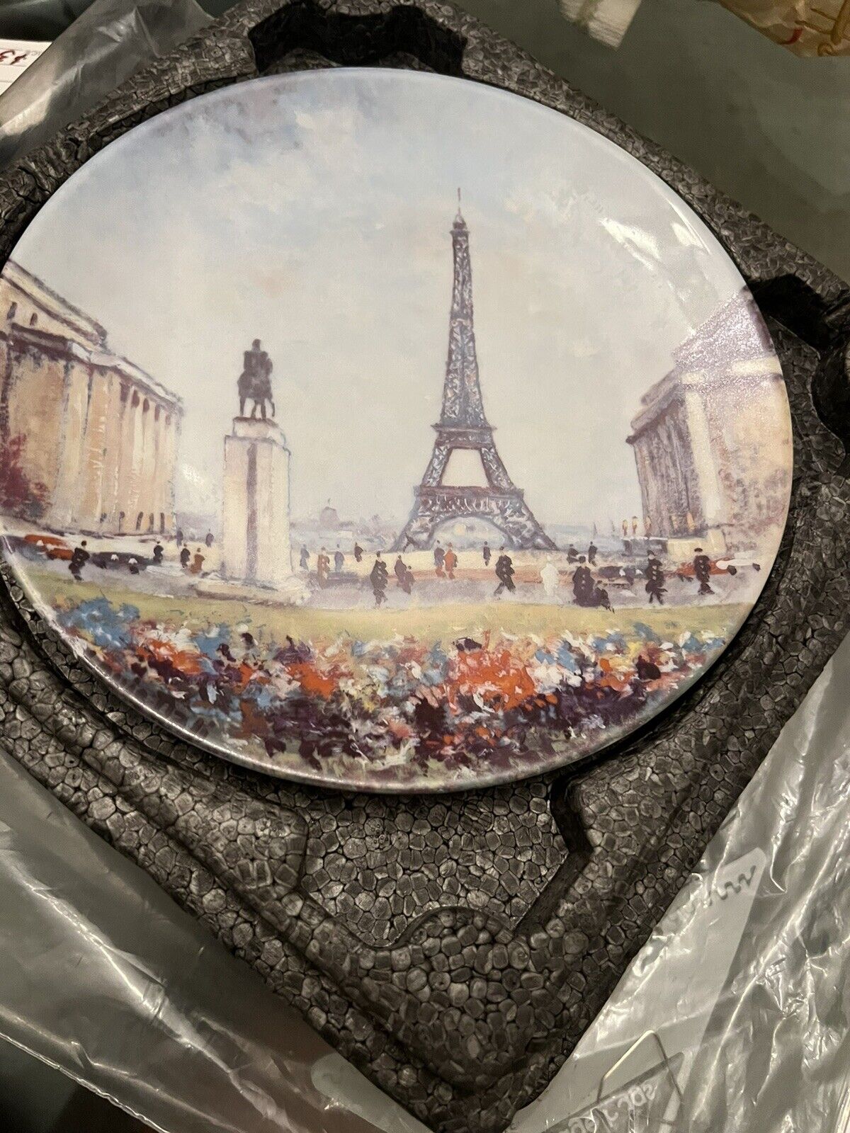 henri d arceau limoges plate “La Tour Eiffel”. French Hand Painted Plate. Limoge