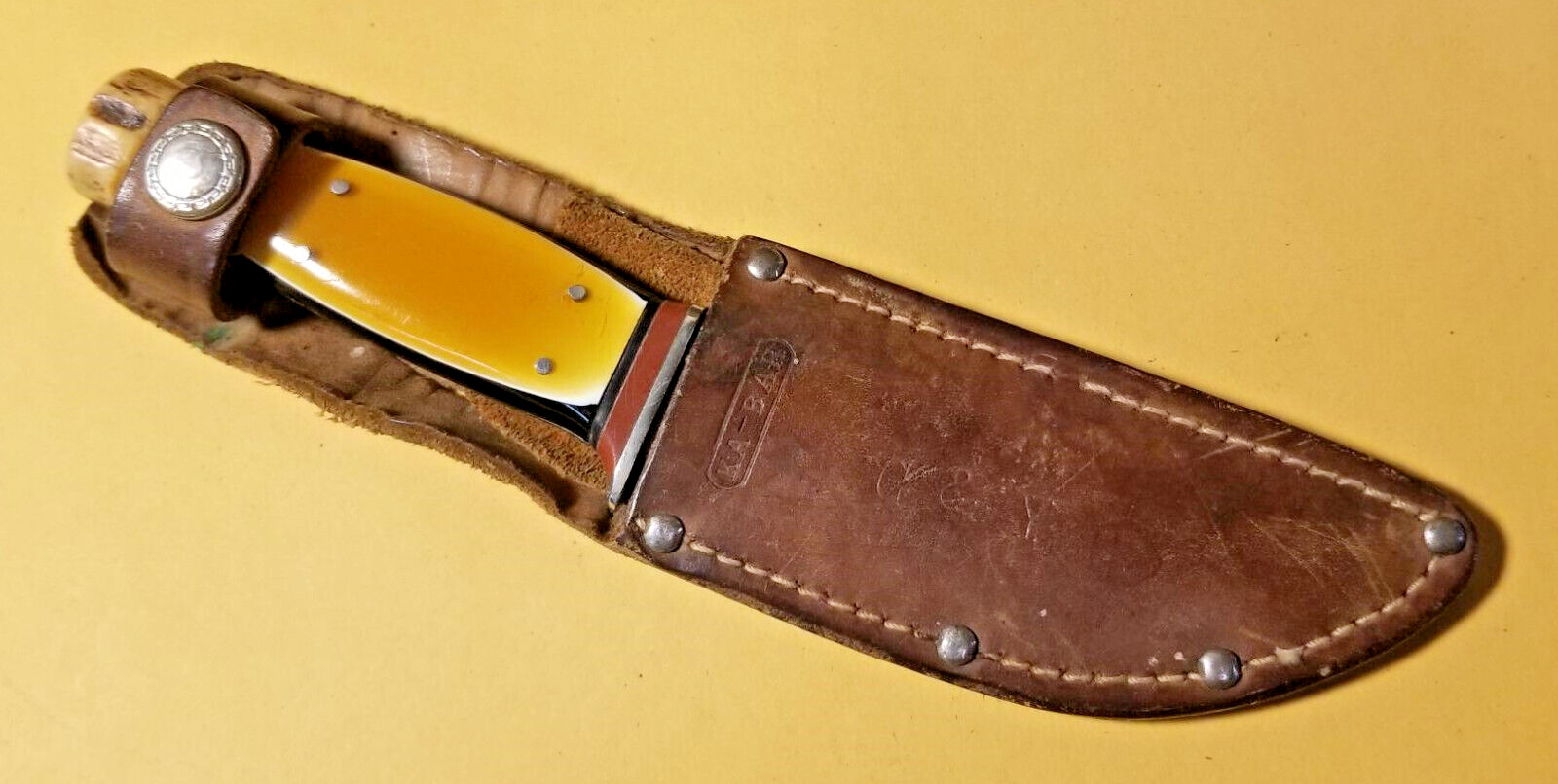 old KA-BAR REG. U.S. PAT. OFF. vintage little hunter sheath knife