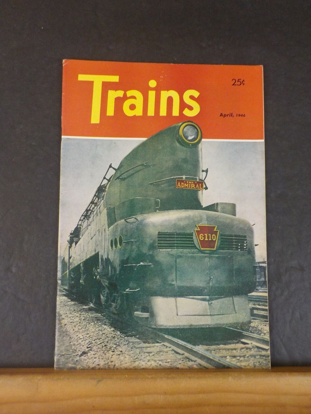 Trains Magazine 1946 April PRR K-4 loco Sgnaling map PRR Station