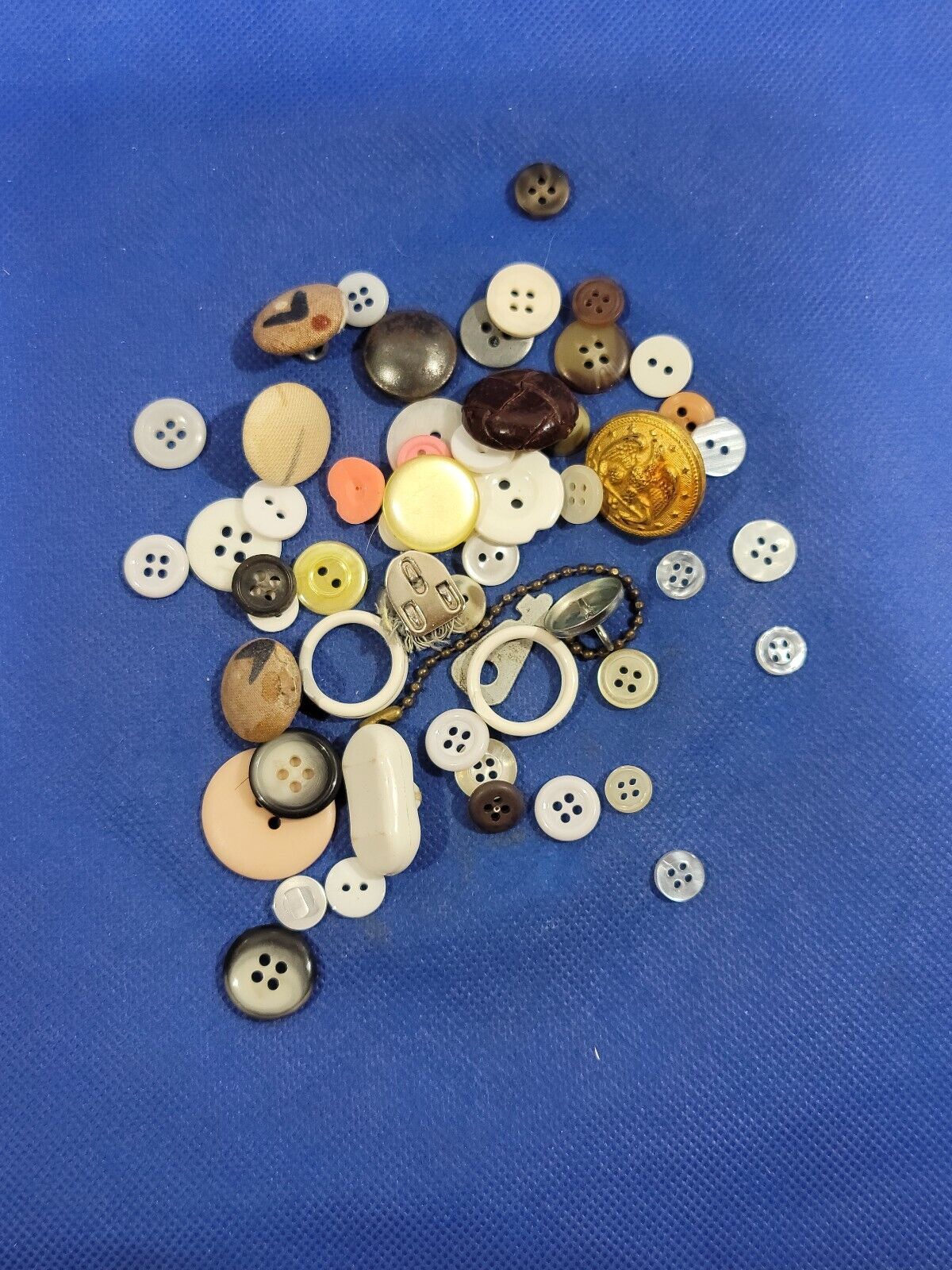 Vintage Button Estate mixed Hobby Crafts Buttons Lot 50+