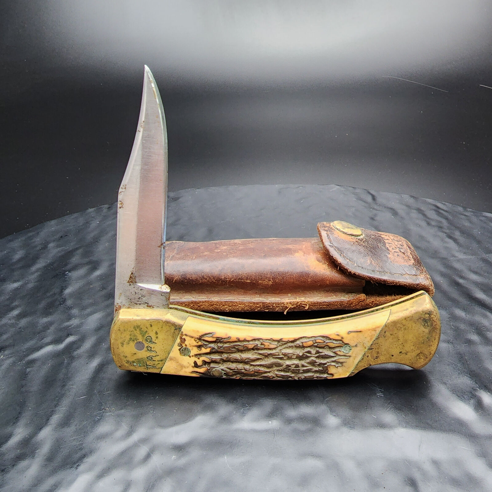 Schrade Uncle Henry LB8 Folding Pocket Knife w/ Leather Sheath USA