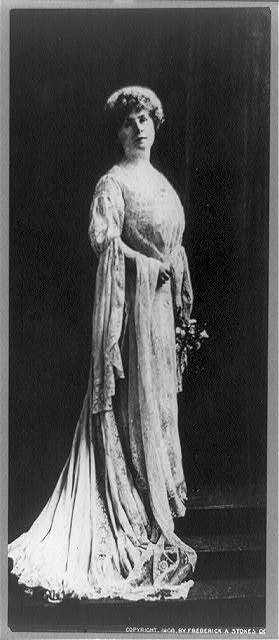 Marie Corelli,holding flowers,novelist,author,World War I,British,c1908
