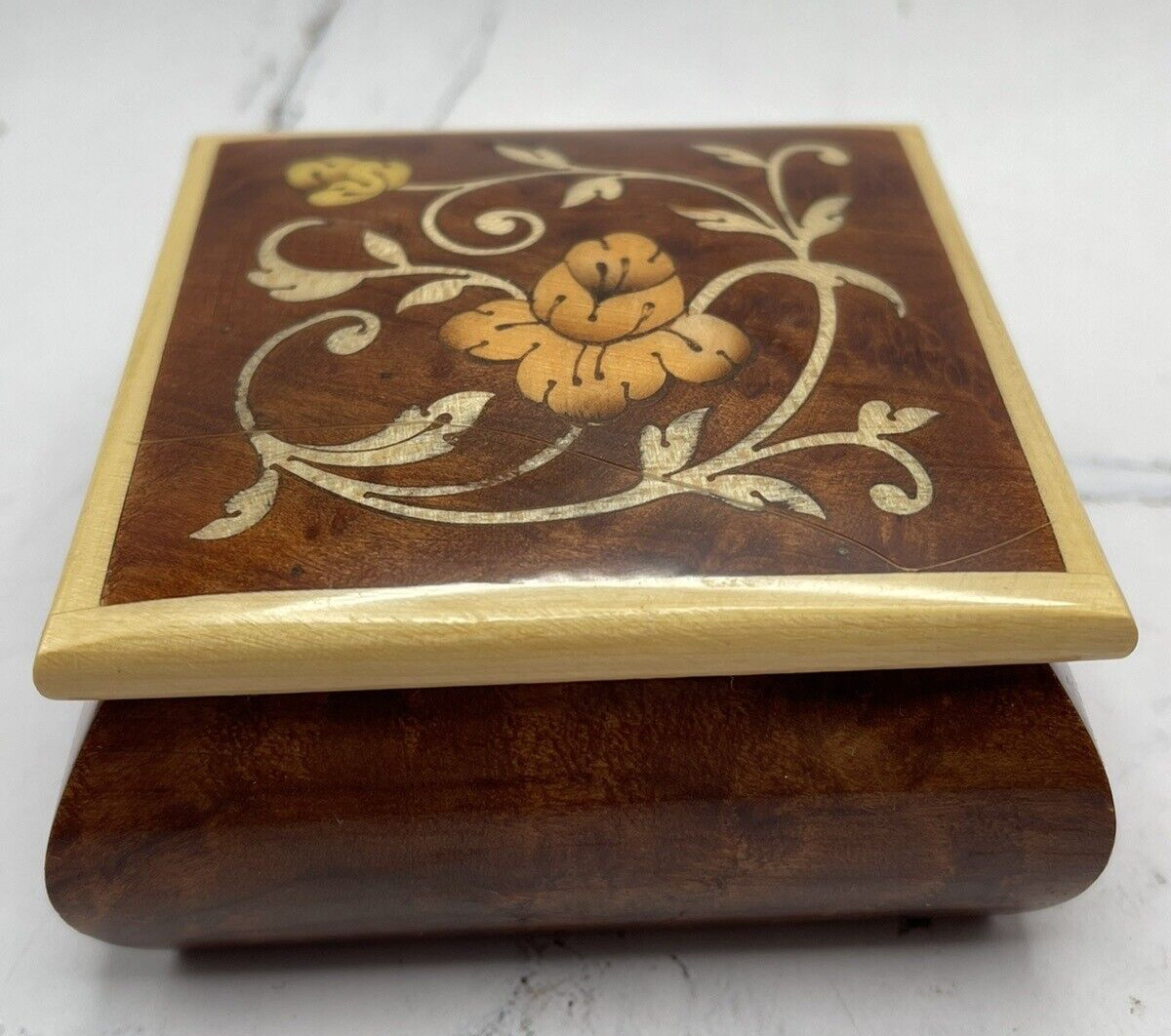 Vintage Small Floral Italian Hand Crafted Inlaid Wood Jewelry Box 3\