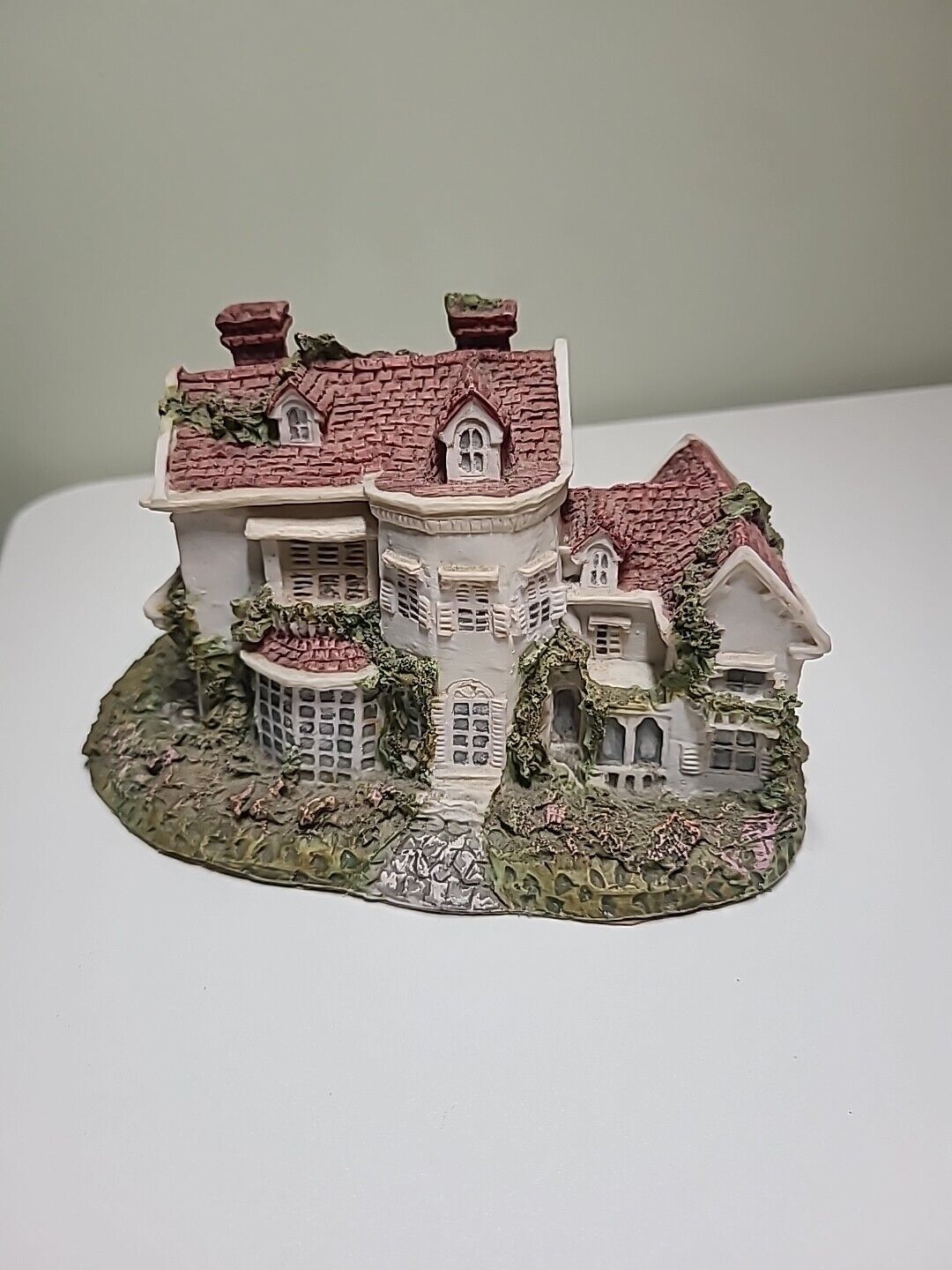 Americana White English Country Manor House Arnart Village Cottage Statue 1986