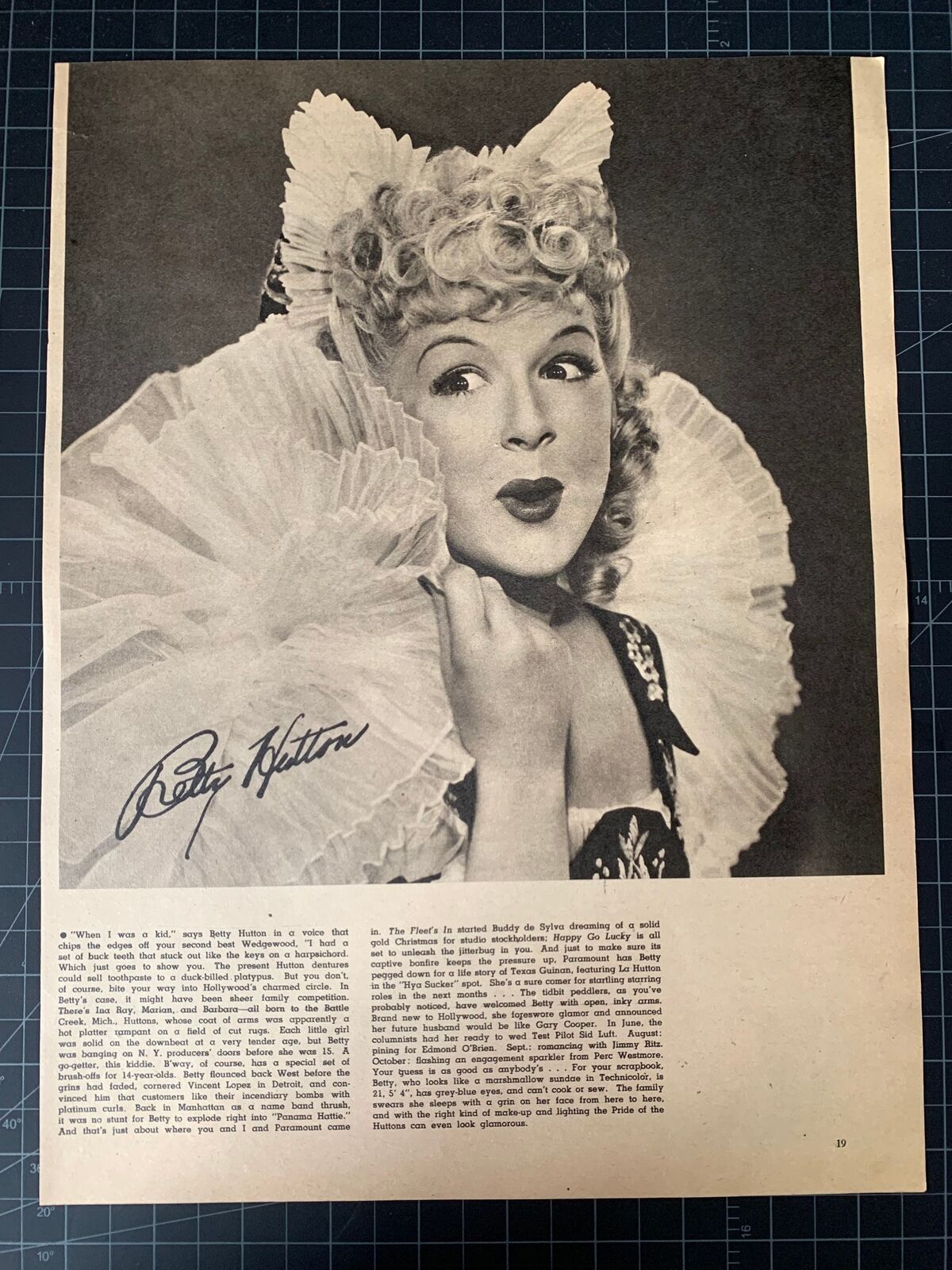 Vintage 1943 Betty Hutton Magazine Portrait & Bio