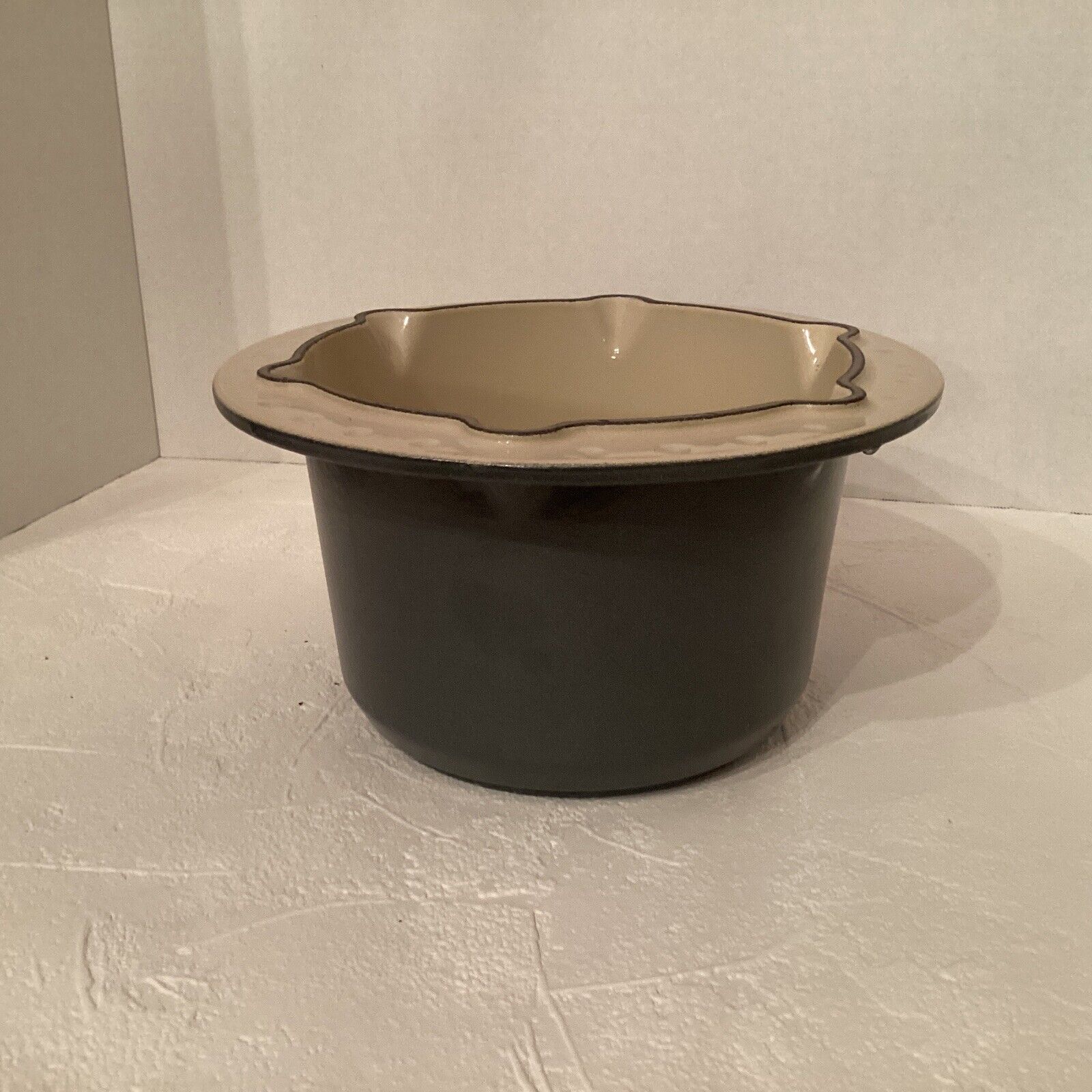 Vintage Le Creuset Cast Iron Fondue Pot Gray 1.75 QT [POT ONLY]