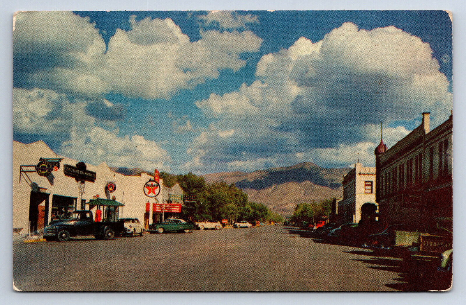 Vintage Postcard Alamogordo NM Business District Texaco Chevrolet Q29