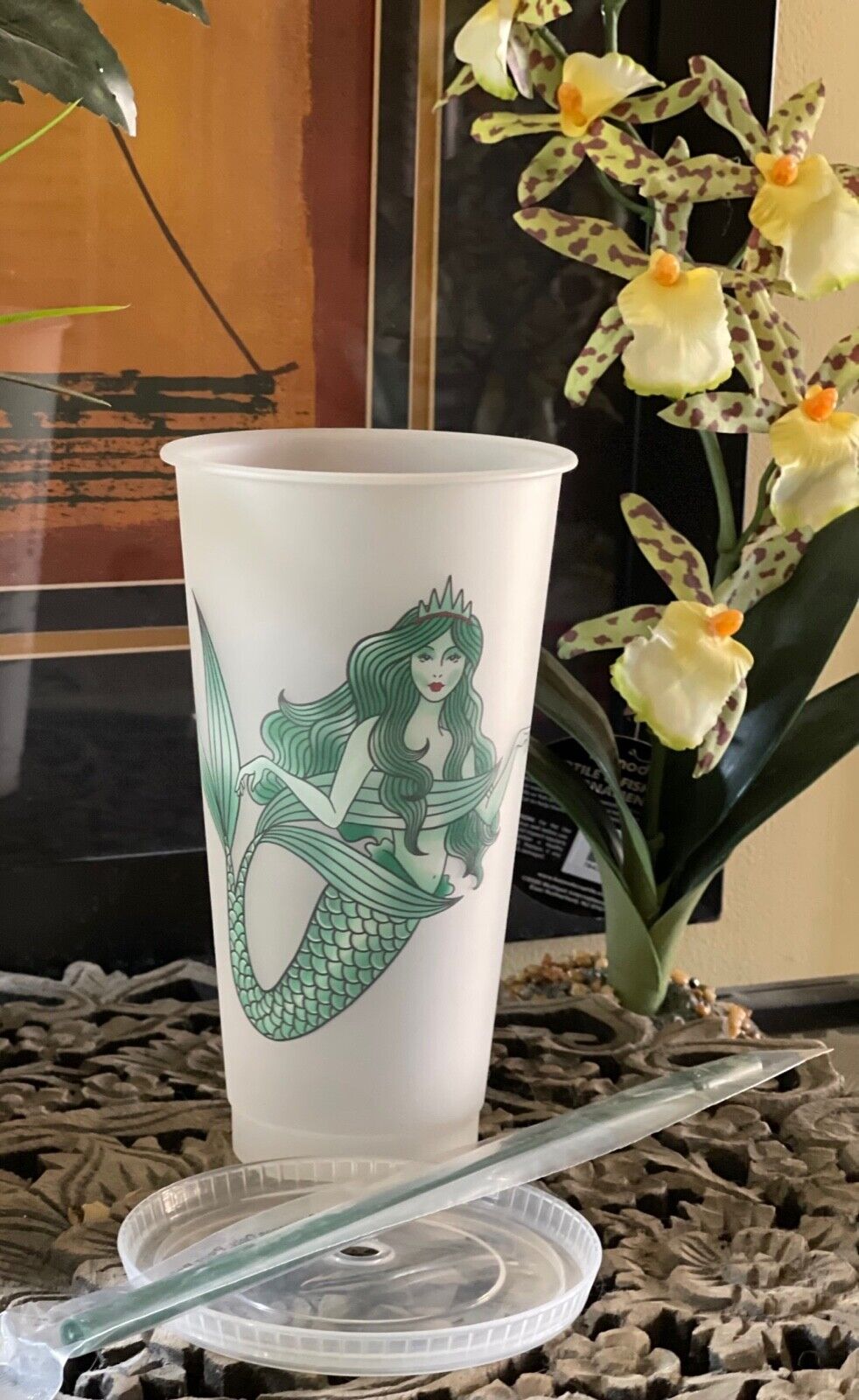 NEW Starbucks Mermaid Siren Reusable Cold Cup Venti 24oz w/green straw and lid