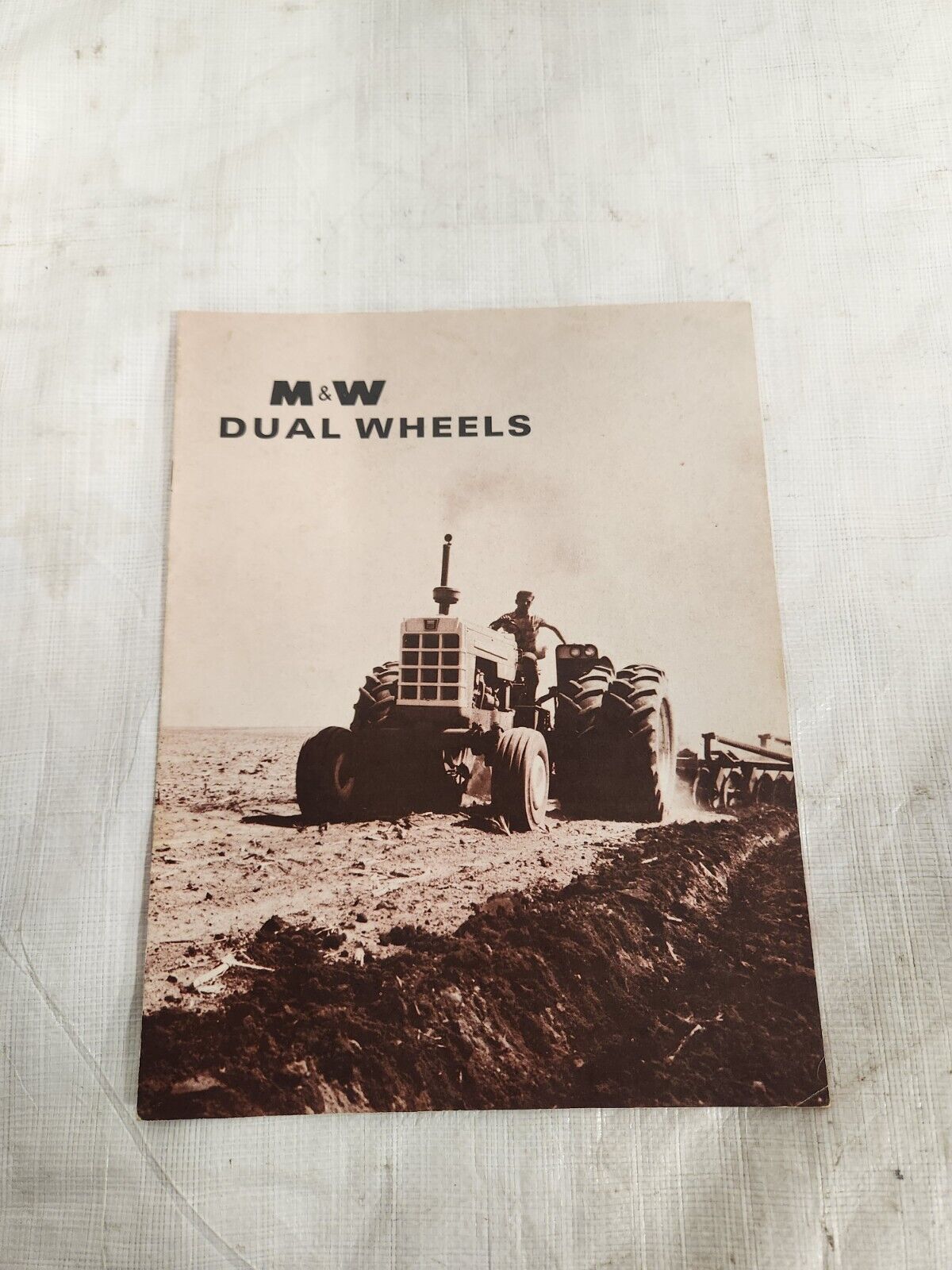 Original M&W Dual Wheels OL Tractor Brochure John Deere Case IH Oliver Massey 