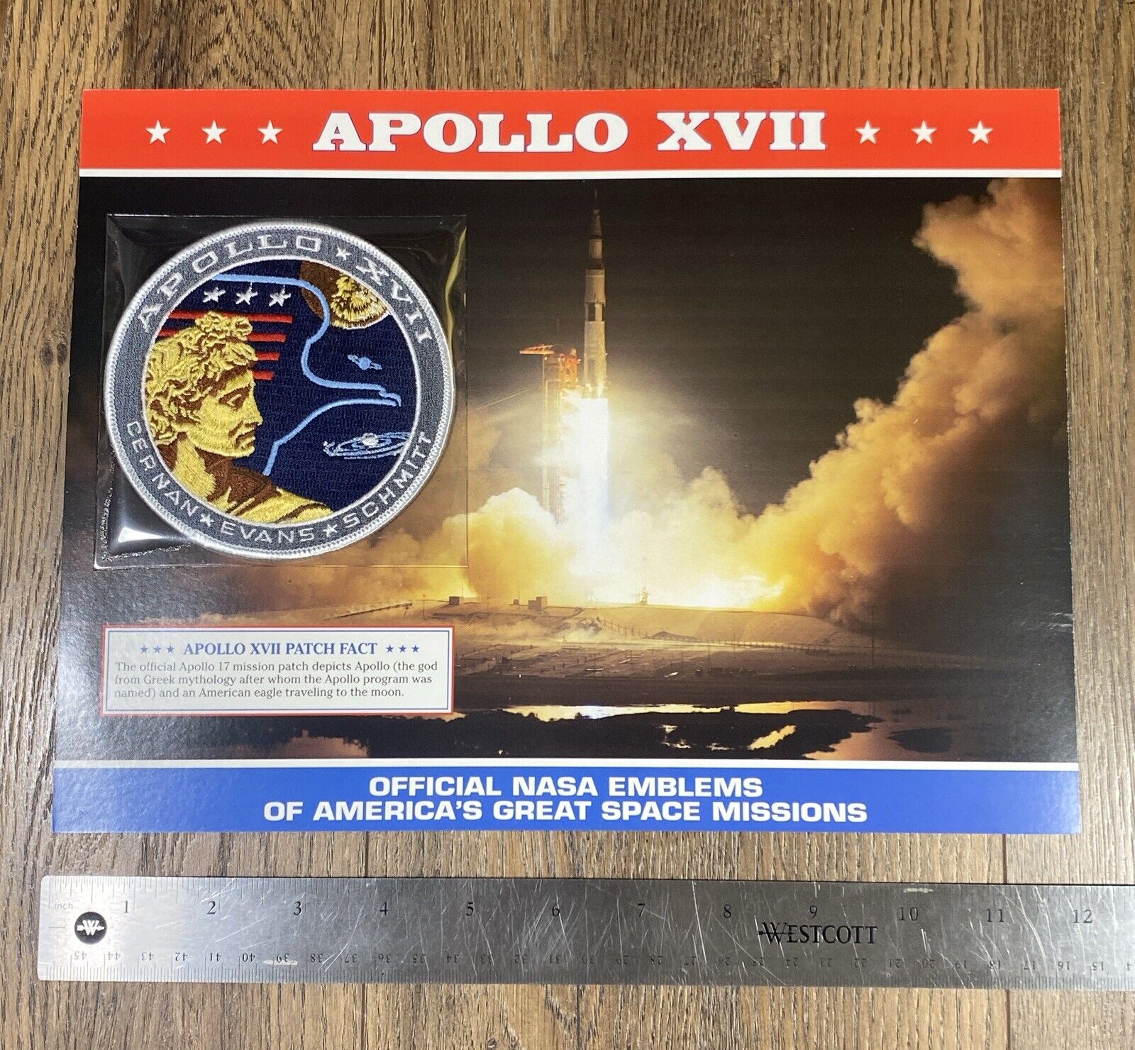 Official NASA Emblems Of America\'s Great Space Missions APOLLO XVII Patch & Card