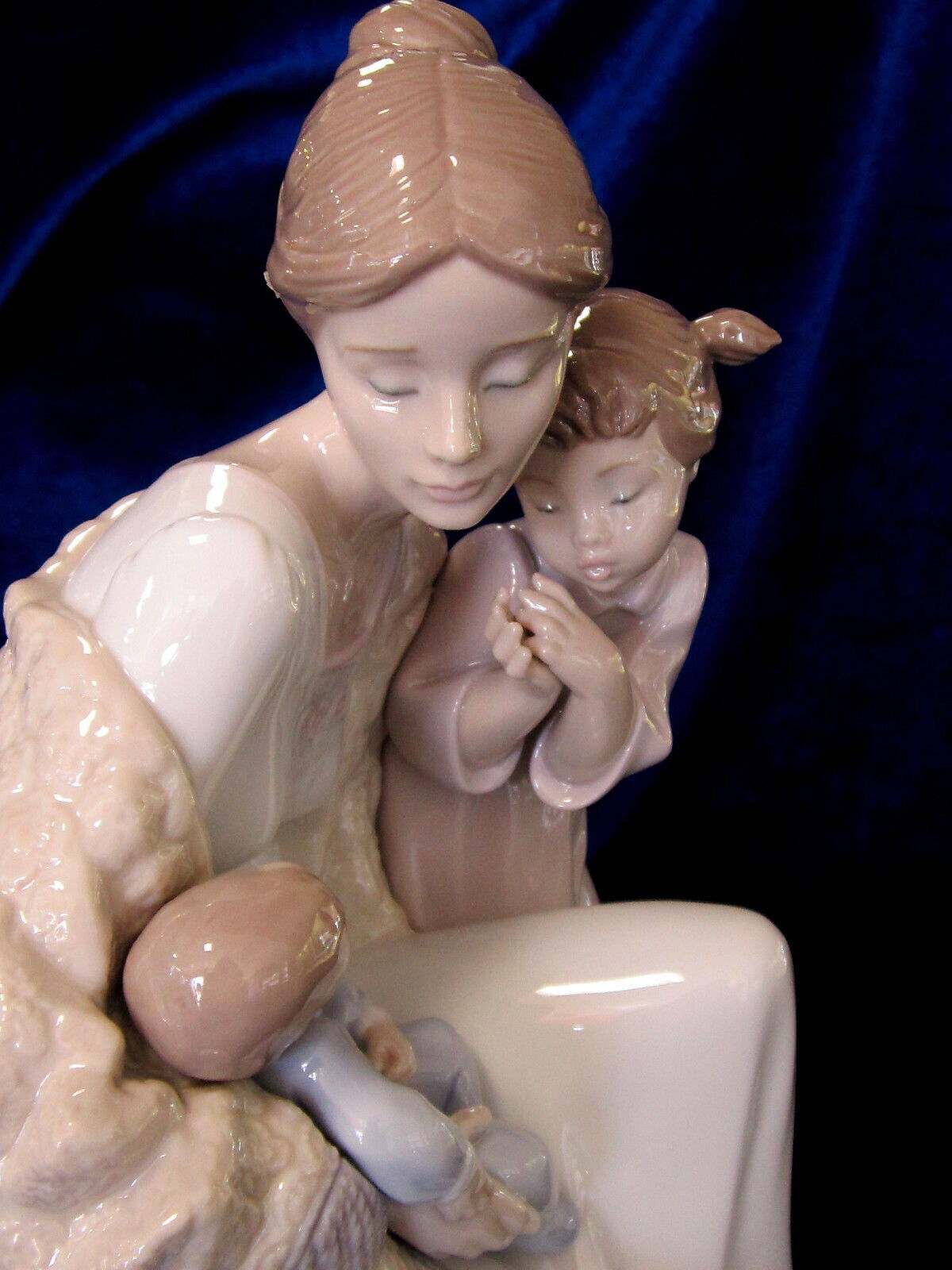 LLADRO Mother and Children  - Adorable