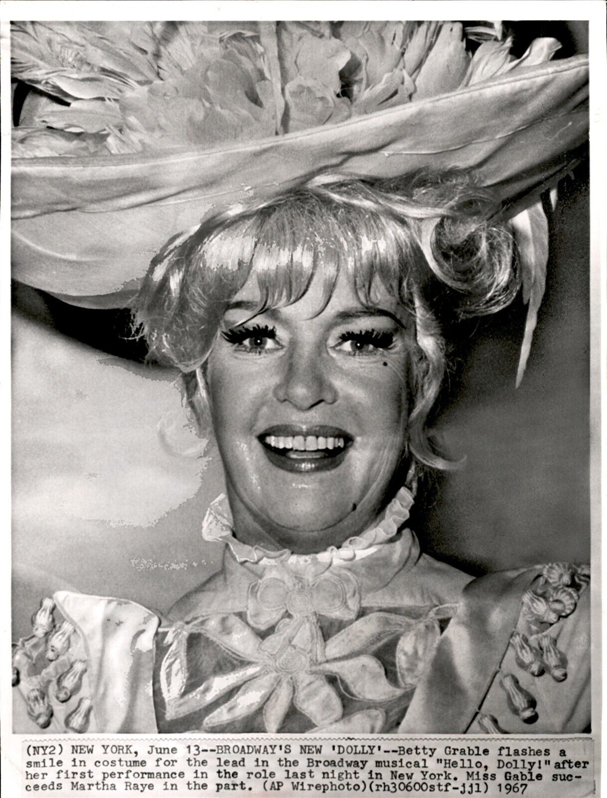 LG49 1967 AP Wire Photo NEW YORK BROADWAY\'S NEW HELLO DOLLY STAR BETTY GRABLE