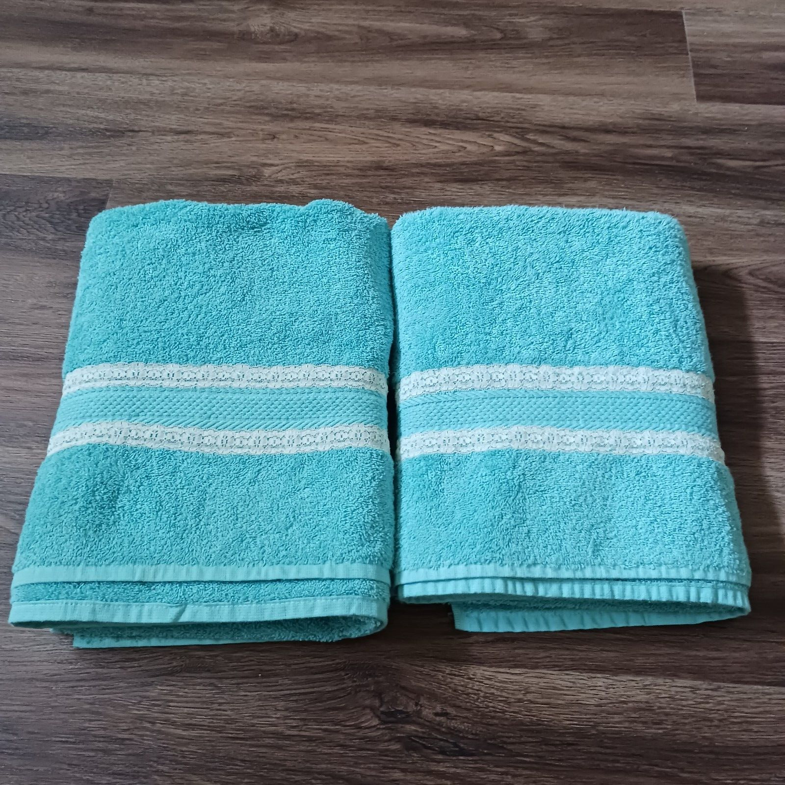 2 Vintage Stevens Aqua Lace Bath Towels USA 100% Cotton 50 x 30