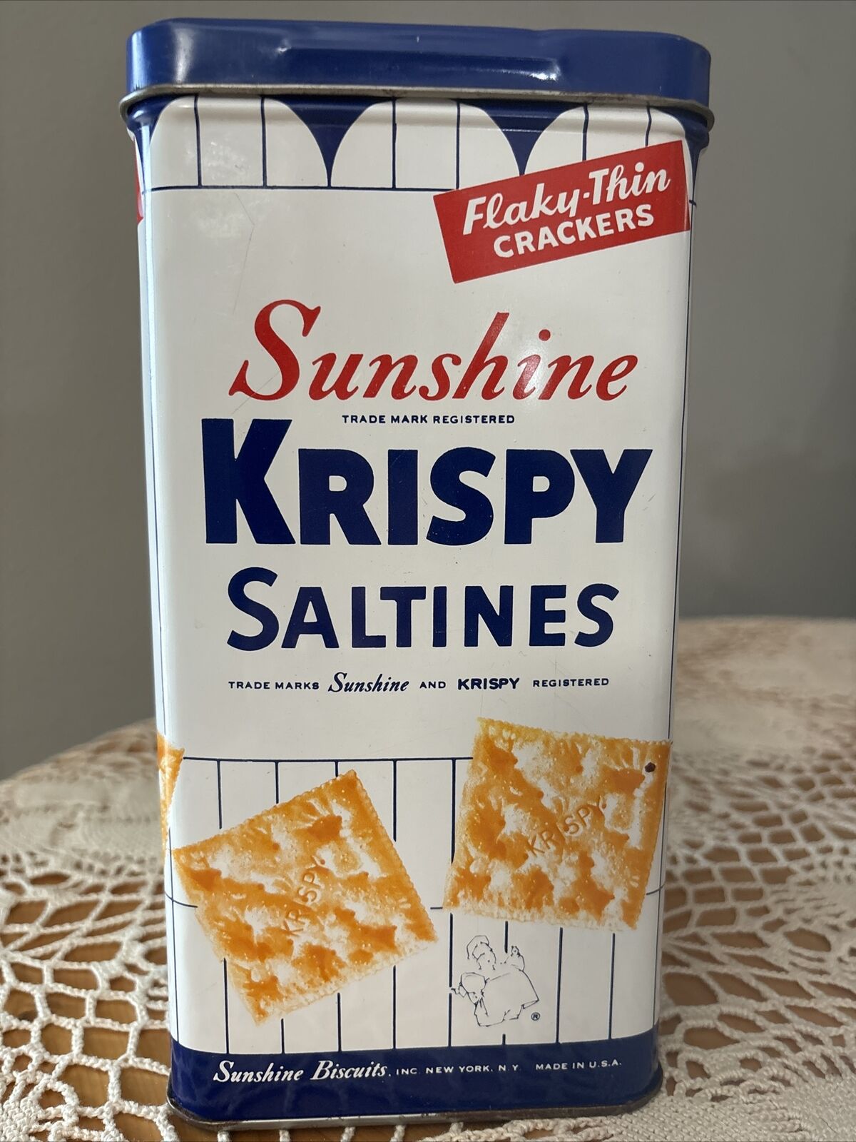 Vintage Sunshine Krispy Saltines Crackers Metal Storage Tin 14.5oz Mid-Cent USA