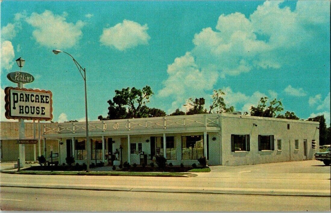 1960\'S. PERKINS PANCAKE HOUSE. FLORIDA. POSTCARD. U21