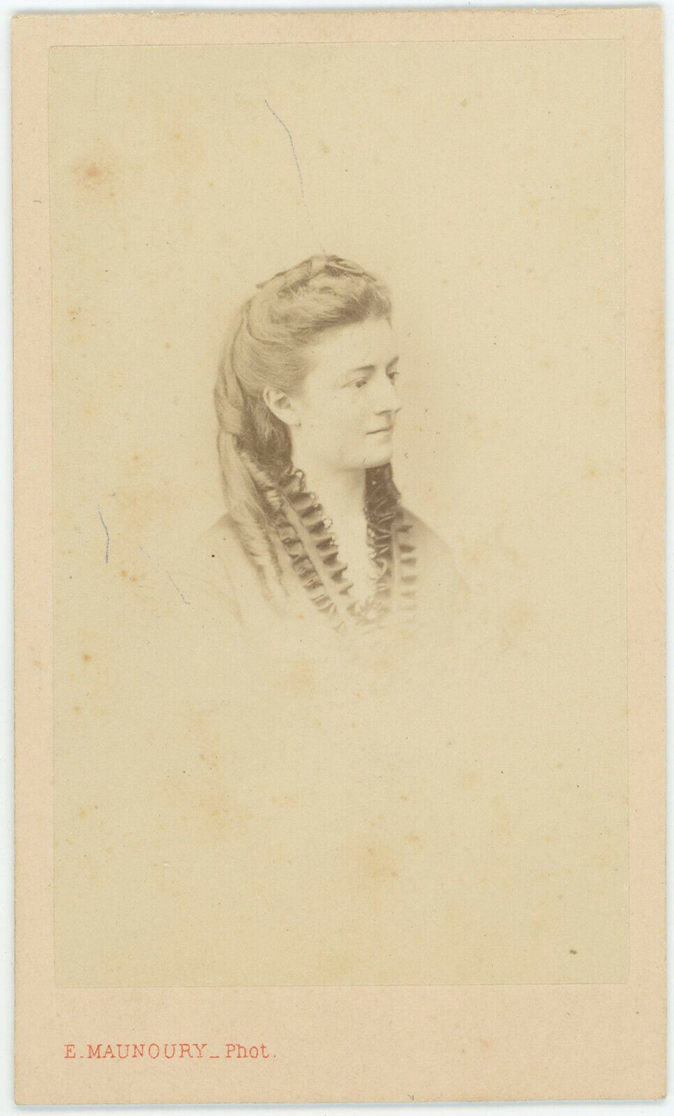 CDV circa 1868-70. Marie de Guernon, future madame Viaris de Lesegno. Noblesse.