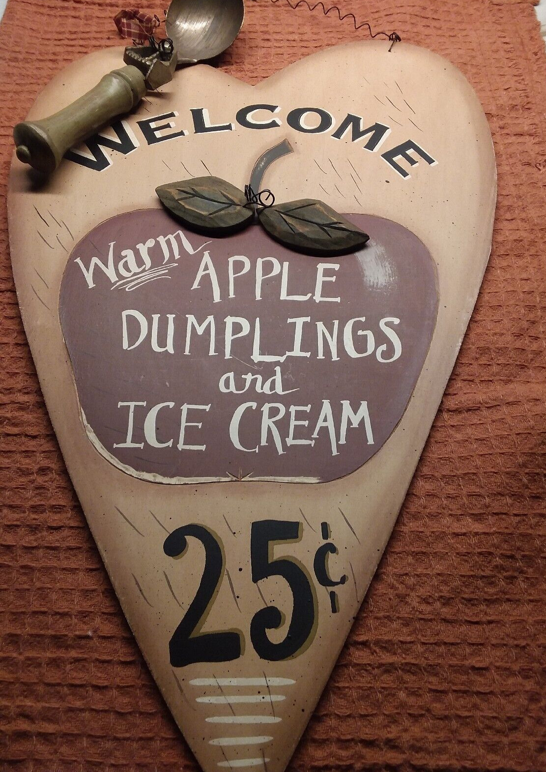 3D Welcome Warm Apple Dumplings and Ice Cream Wooden Heart Sign SW9/10 Country