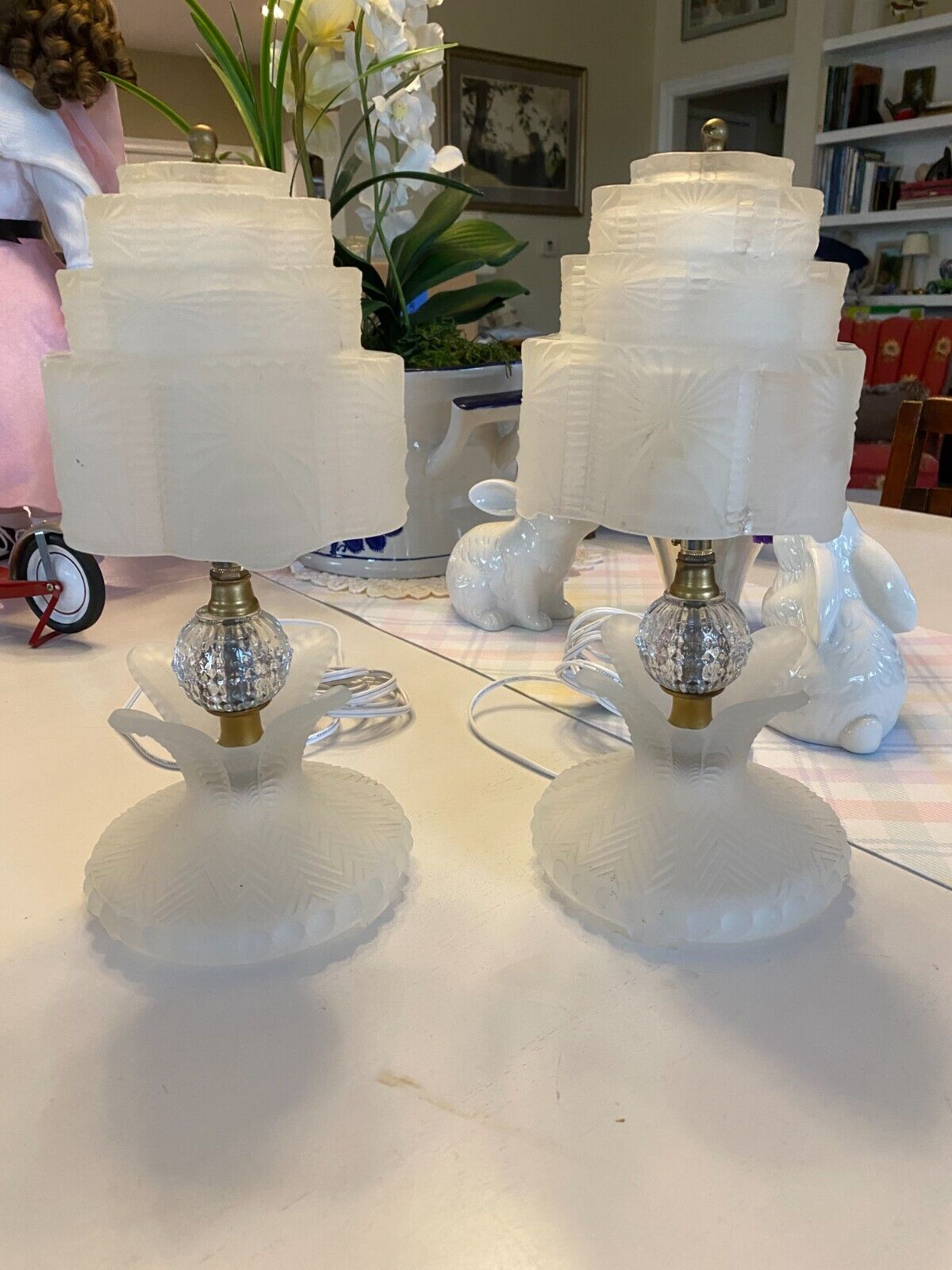 Pair of Rene Lalique Style Frosted Glass Art Deco Skyscraper Boudoir Lamps