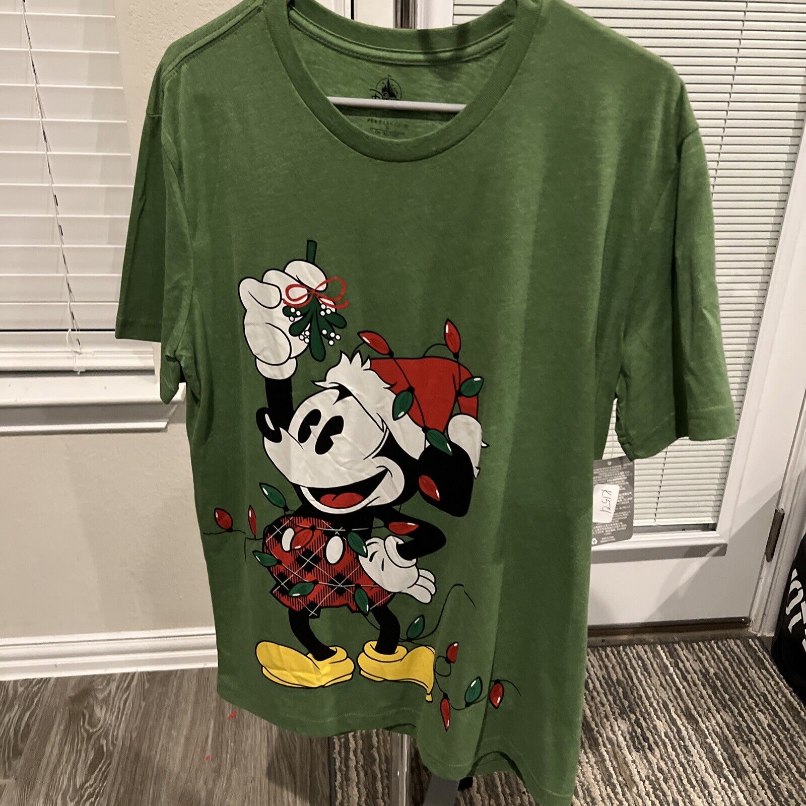 Disney Mickey Mouse Mistletoe Green Large Shirt