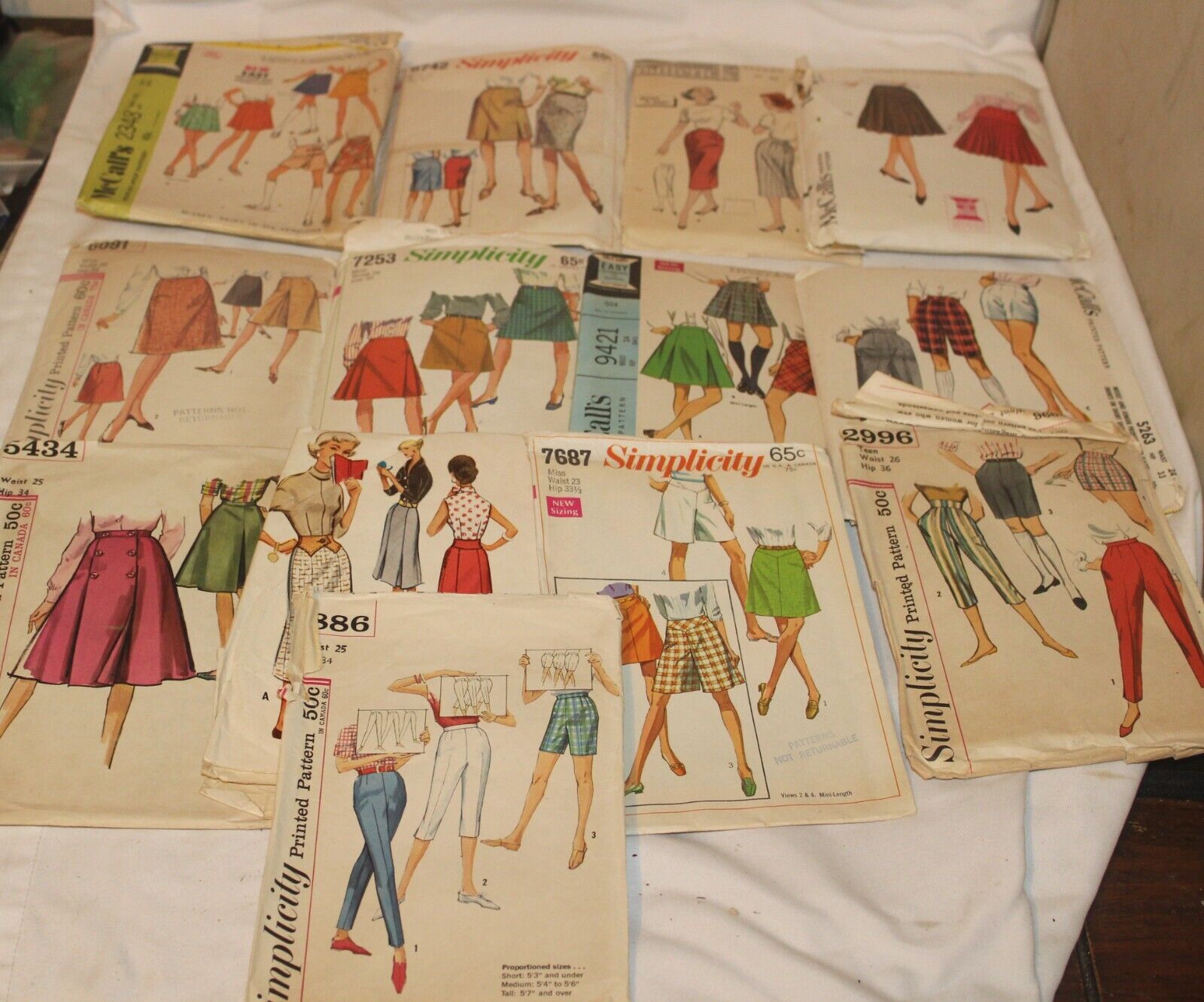 12 Vtg 1960\'s/70s Sewing Pattern Lot Women\'s Clothing Waist 24 Pants Skirt Capri