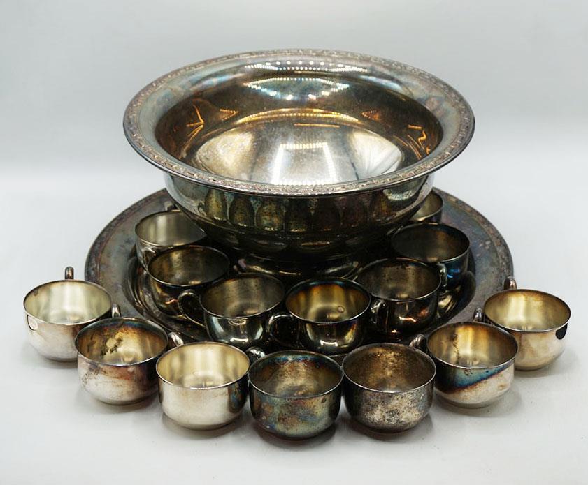 Oneida Silver Plated Punchbowl Set w/ 17 cups and Tray Underplate