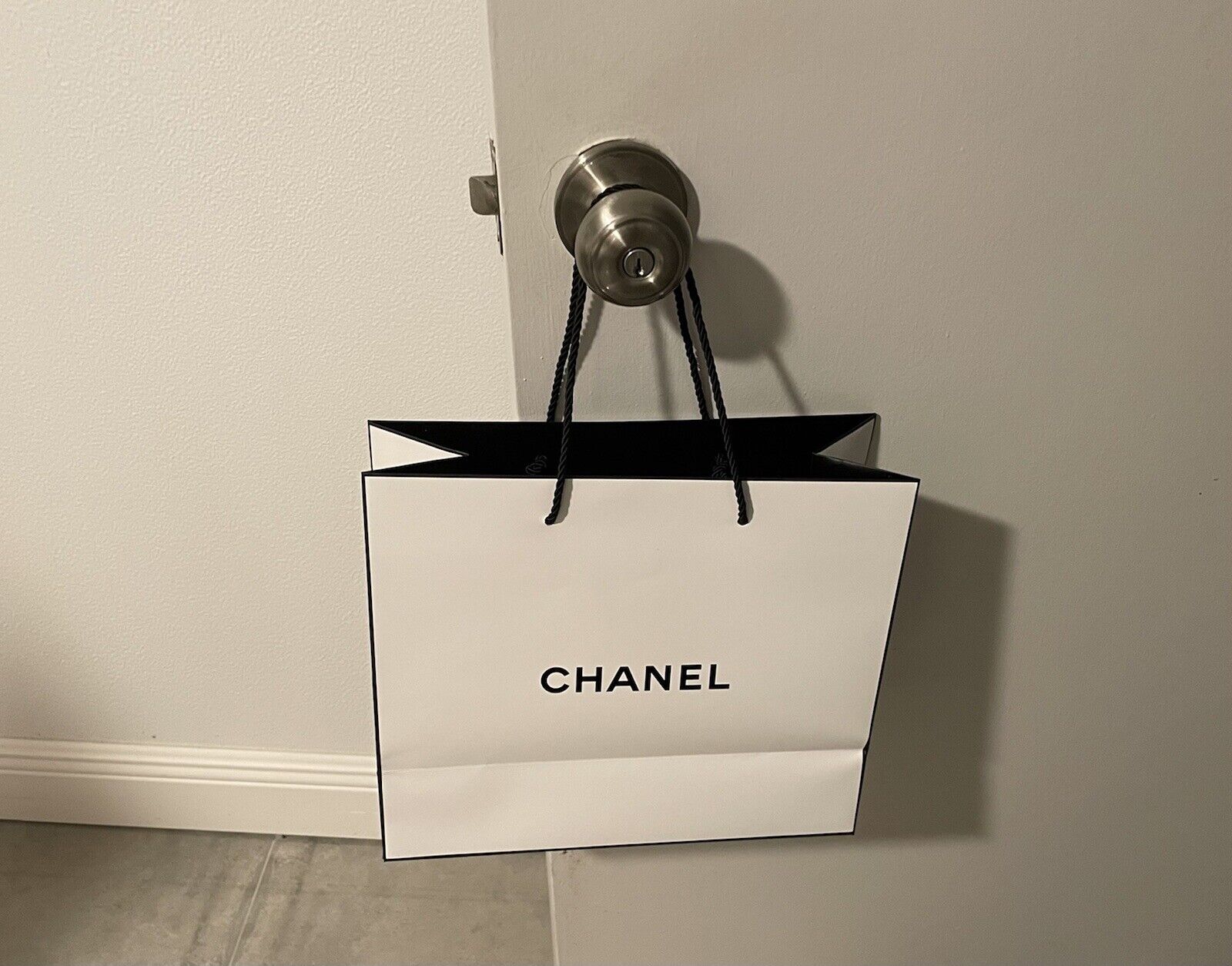 CHANEL Signature Large White Paper Gift Shopping Bag 11.25”x 9.7.”i4.75”Inches