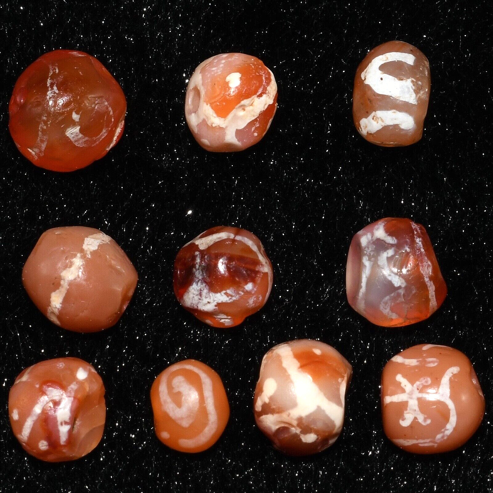 Lot Sale 10 Ancient Etched Carnelian Beads with Rare Patterns In Good Condition