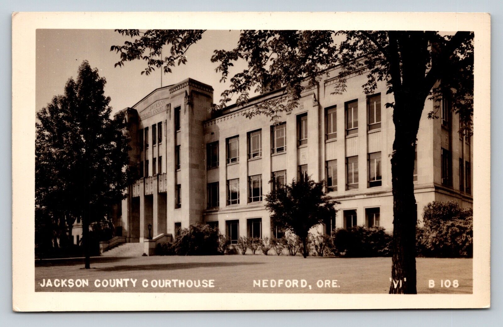 c1948 RPPC Jackson County Courthouse MEDFORD Oregon VINTAGE Postcard