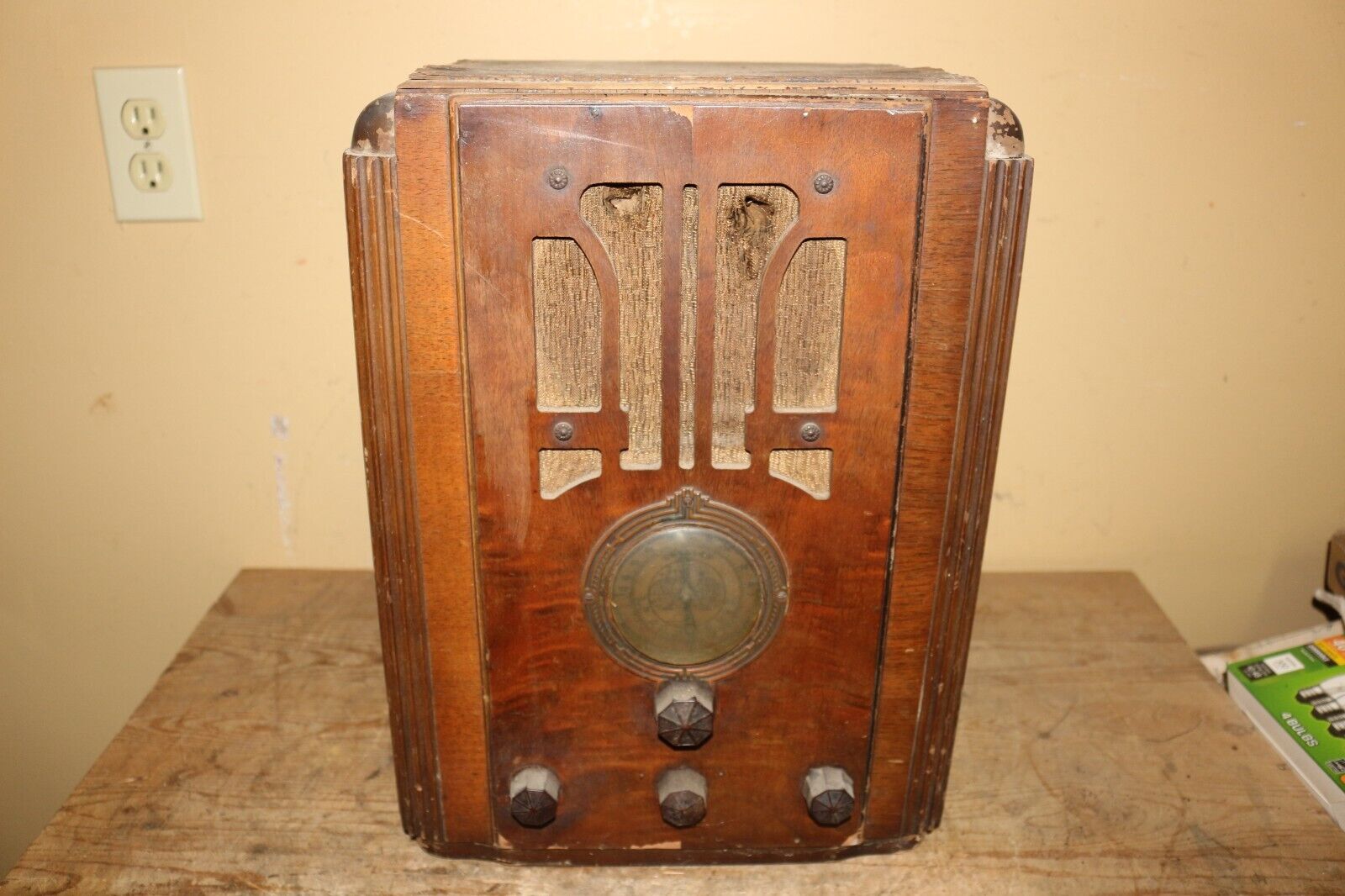 Vintage 1935 Crosley Tombstone Wood Case Tube Table Top Radio
