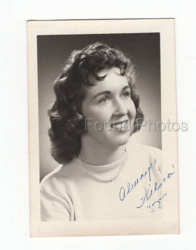 FOUND ORIGINAL PHOTOGRAPH 1958 PORTRAIT WOMAN SMALL C2362