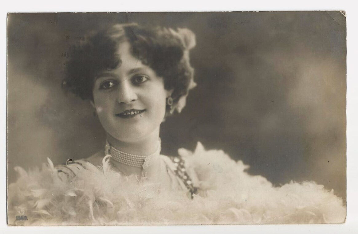 Lady Glamour Portrait Postard RPPC c1905