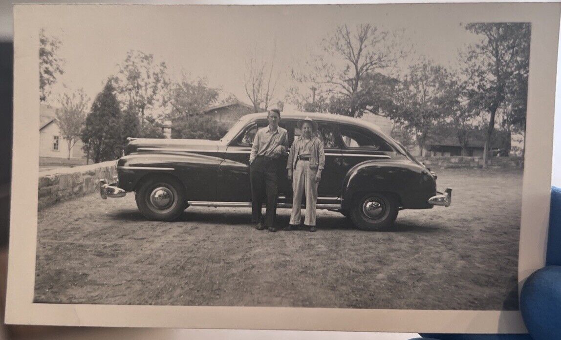 c1950s Two People Standing In Front Of Old Car Snapshot Photo Snap Vtg Vintage