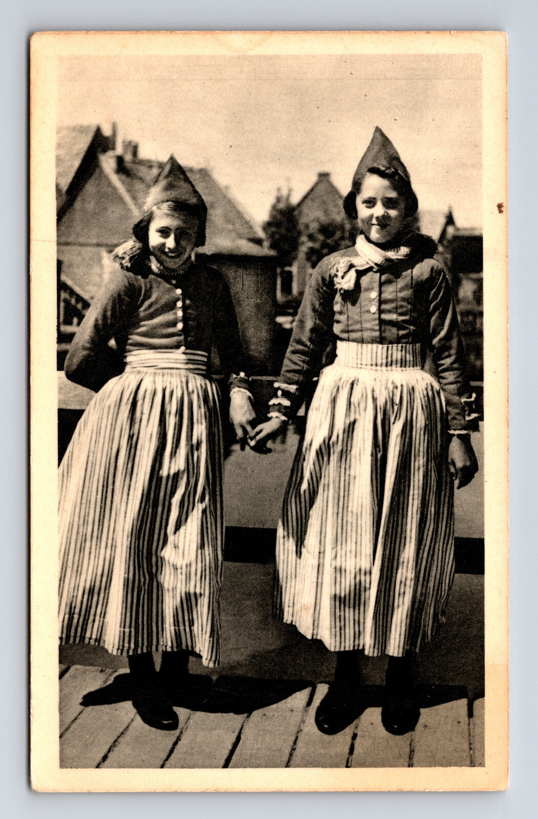 Dutch Girls in Traditional Dress Groeten uit Volendam Holland Postcard