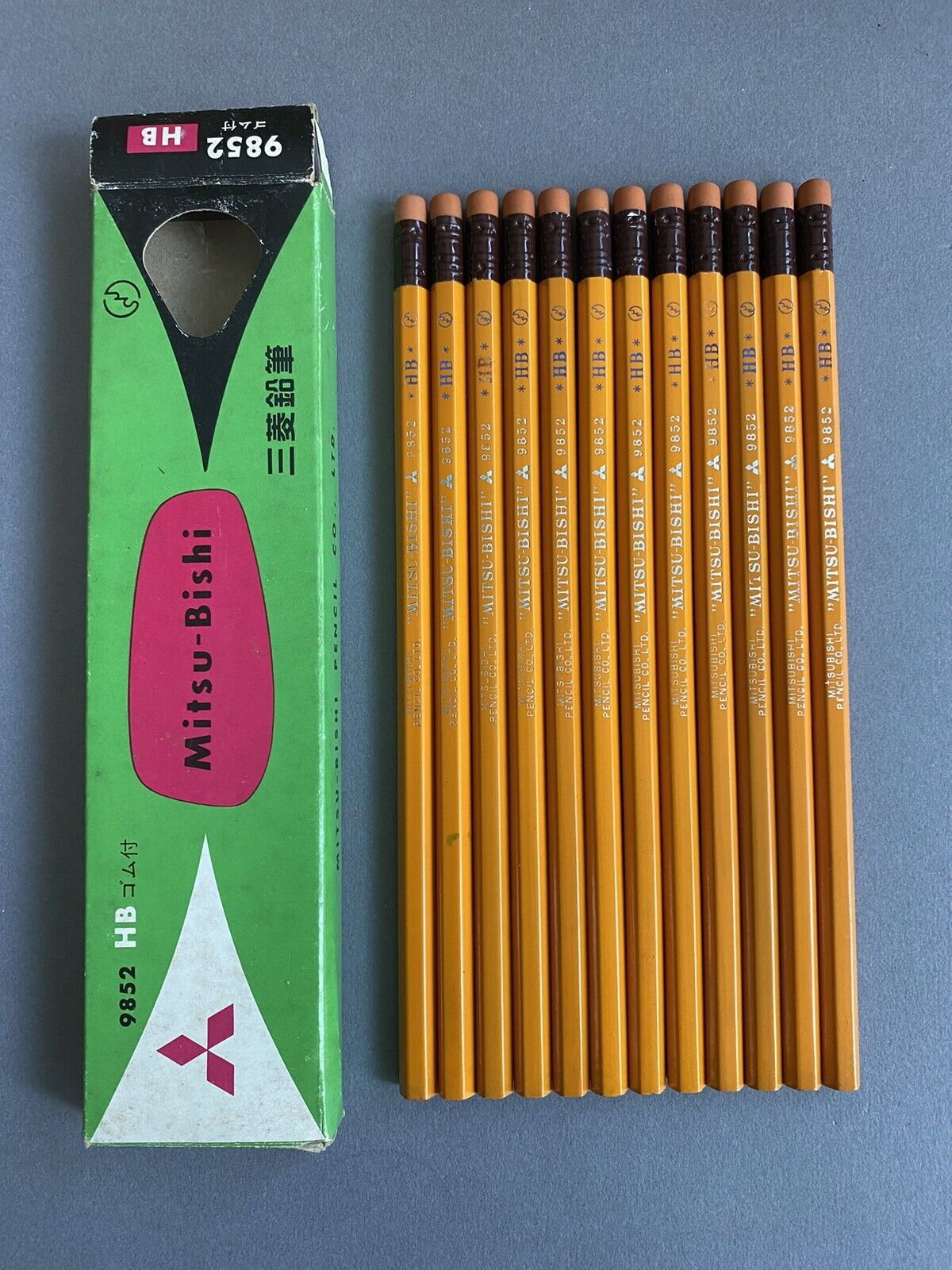 Box of 12 NOS Japanese vintage pencils Mitsubishi 9852 HB JIS