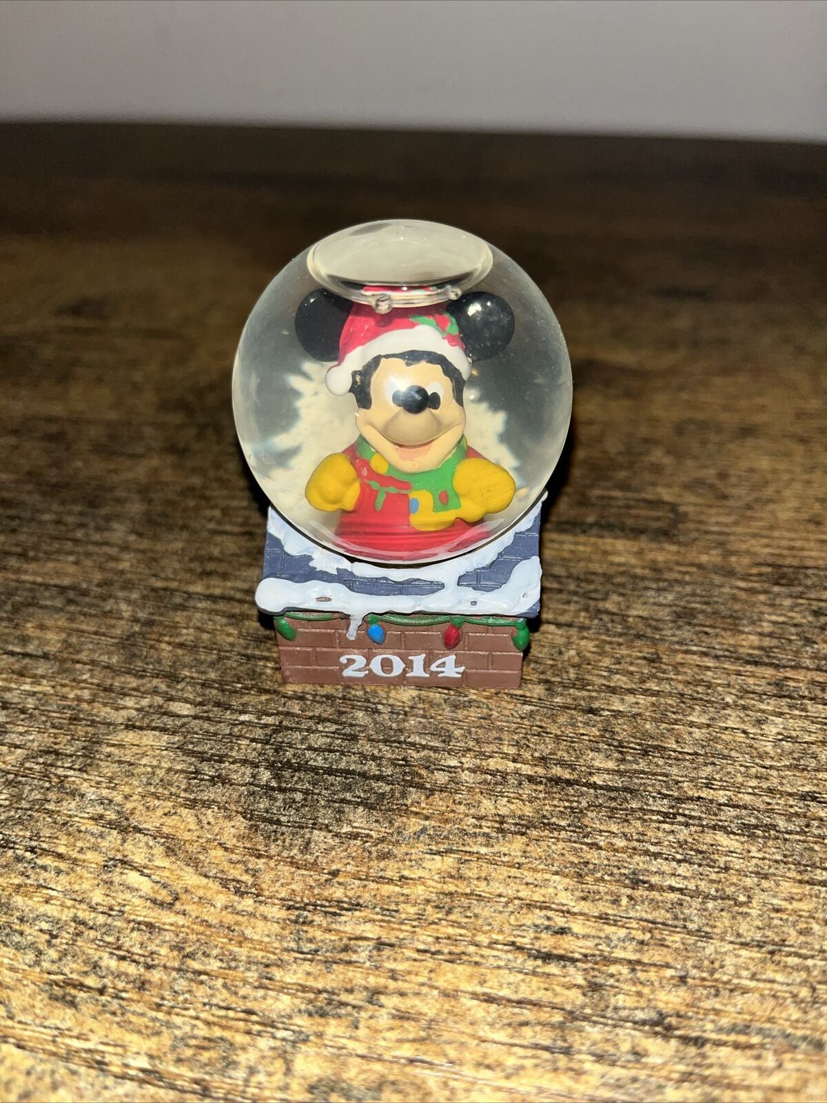 2014 JC Penny Exclusive Disney Collectable Mickey Mouse Snow Globe - New in box