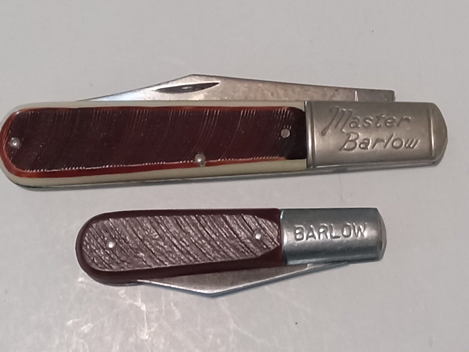 Colonial and Imperial Barlow pocket knives