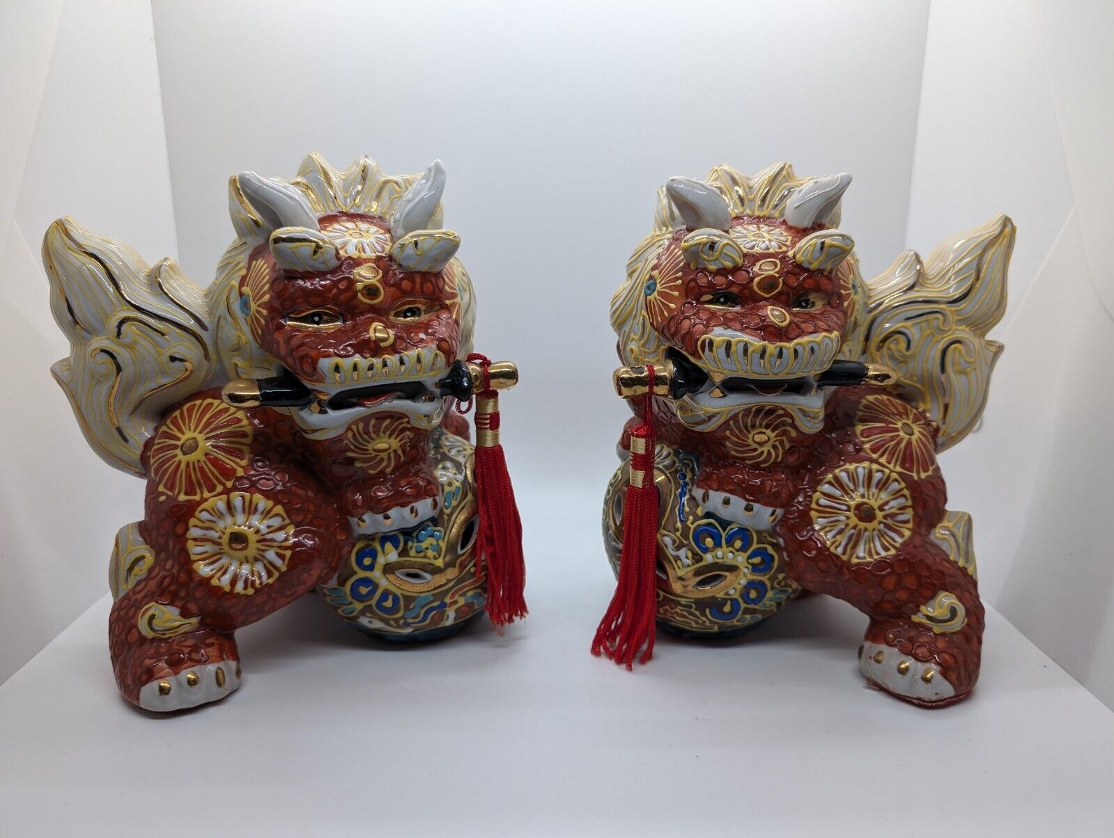 Pair of Kutani Ware Porcelain Foo Dogs Shi Shi Lion Katana Japanese Vintage