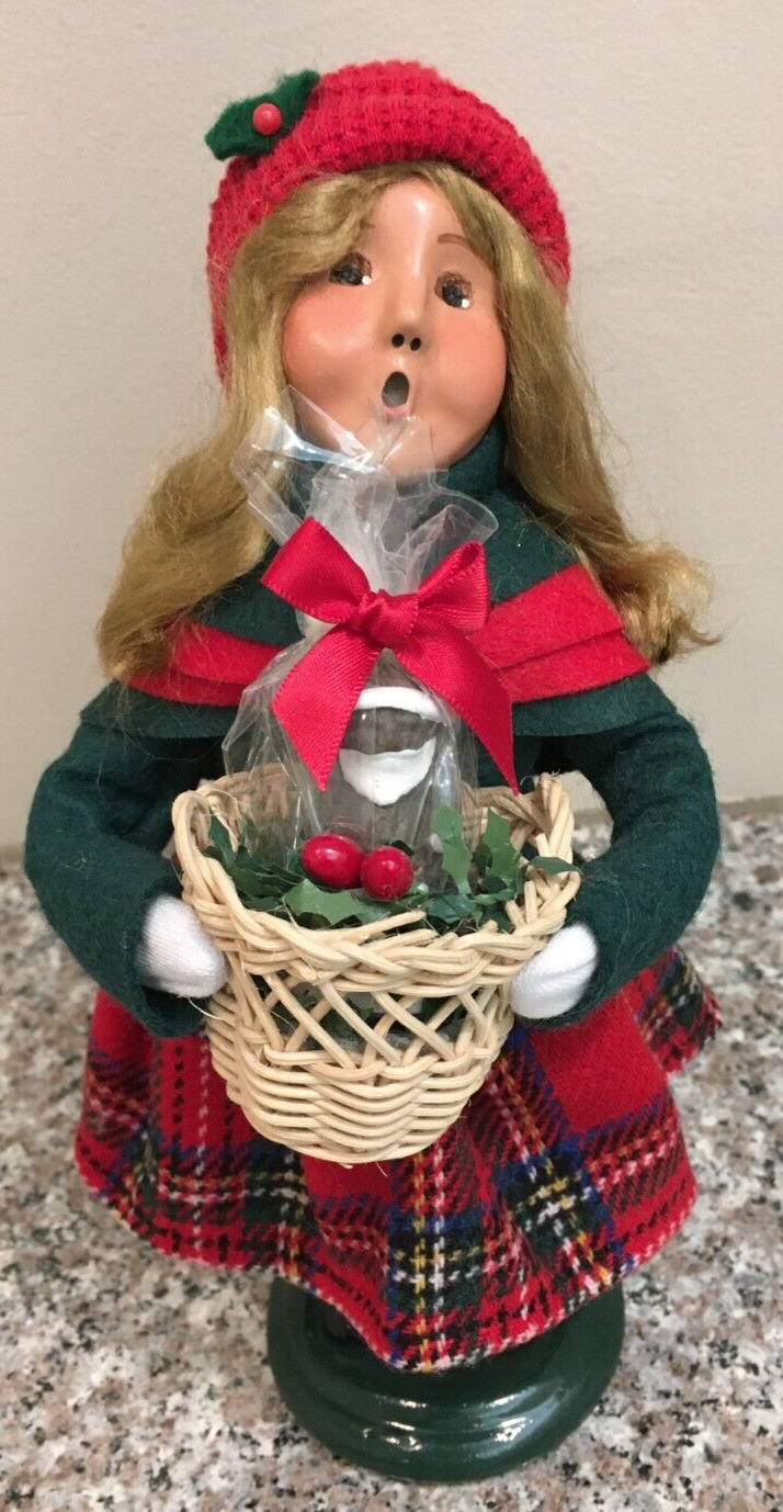 HTF Byers Choice Carolers 2021 Christmas Sweets Girl - Holding Chocolate Santa