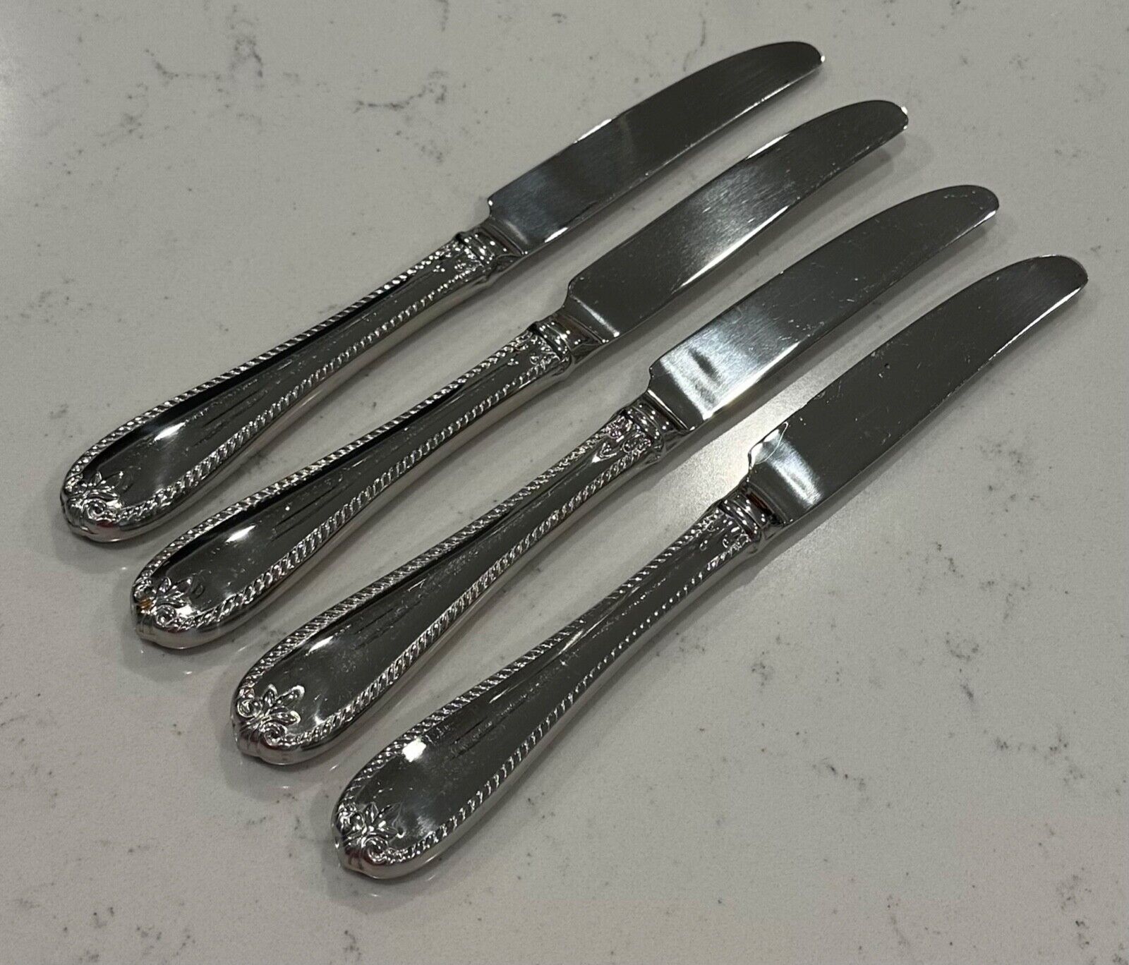 Four (4) Lenox Tudor Bead Augusta Dinner Knives Set 9 1/4” Flatware