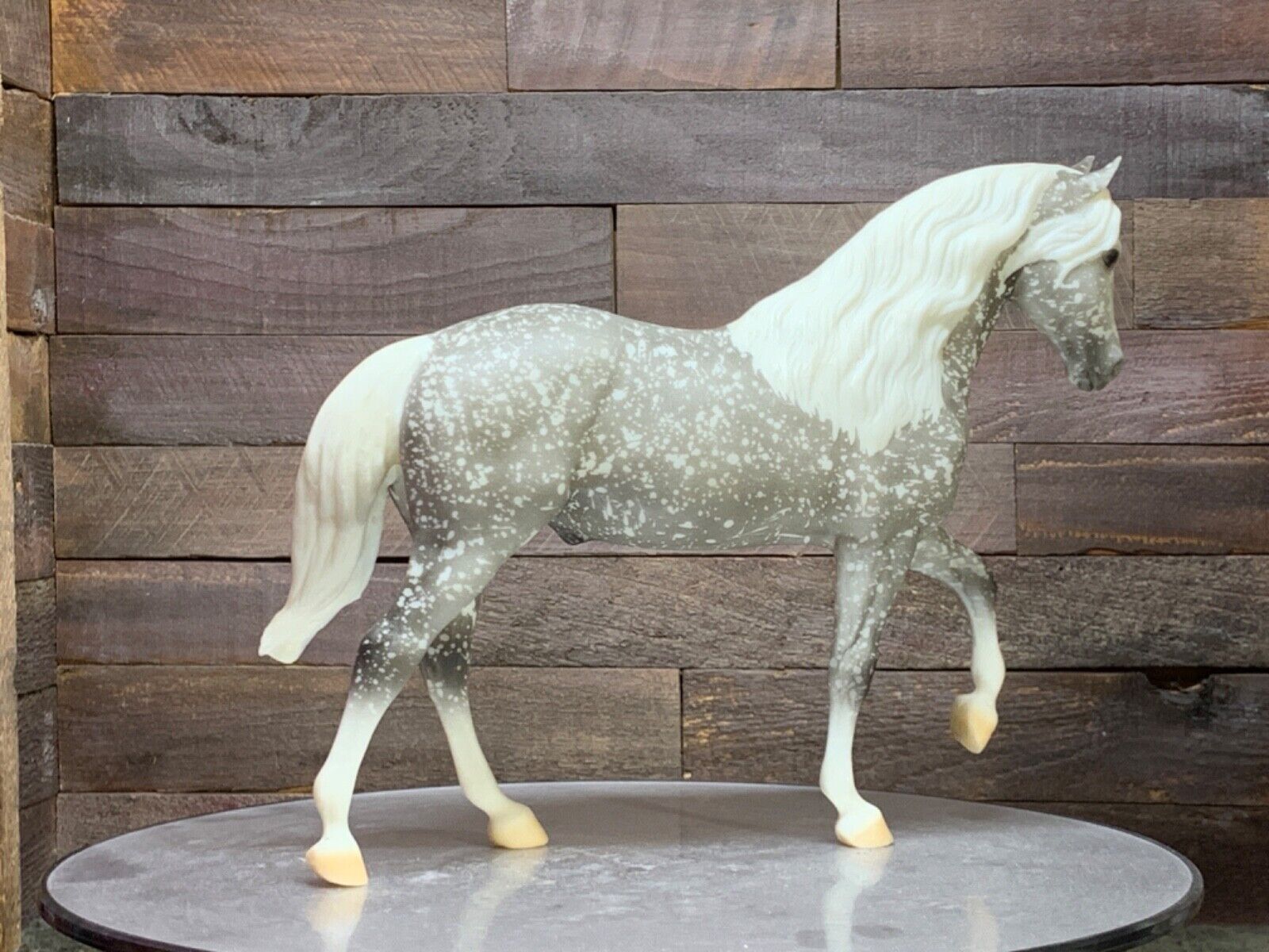 Breyer Model Horse El Pastor Matte Dapple Grey White Points CM=)