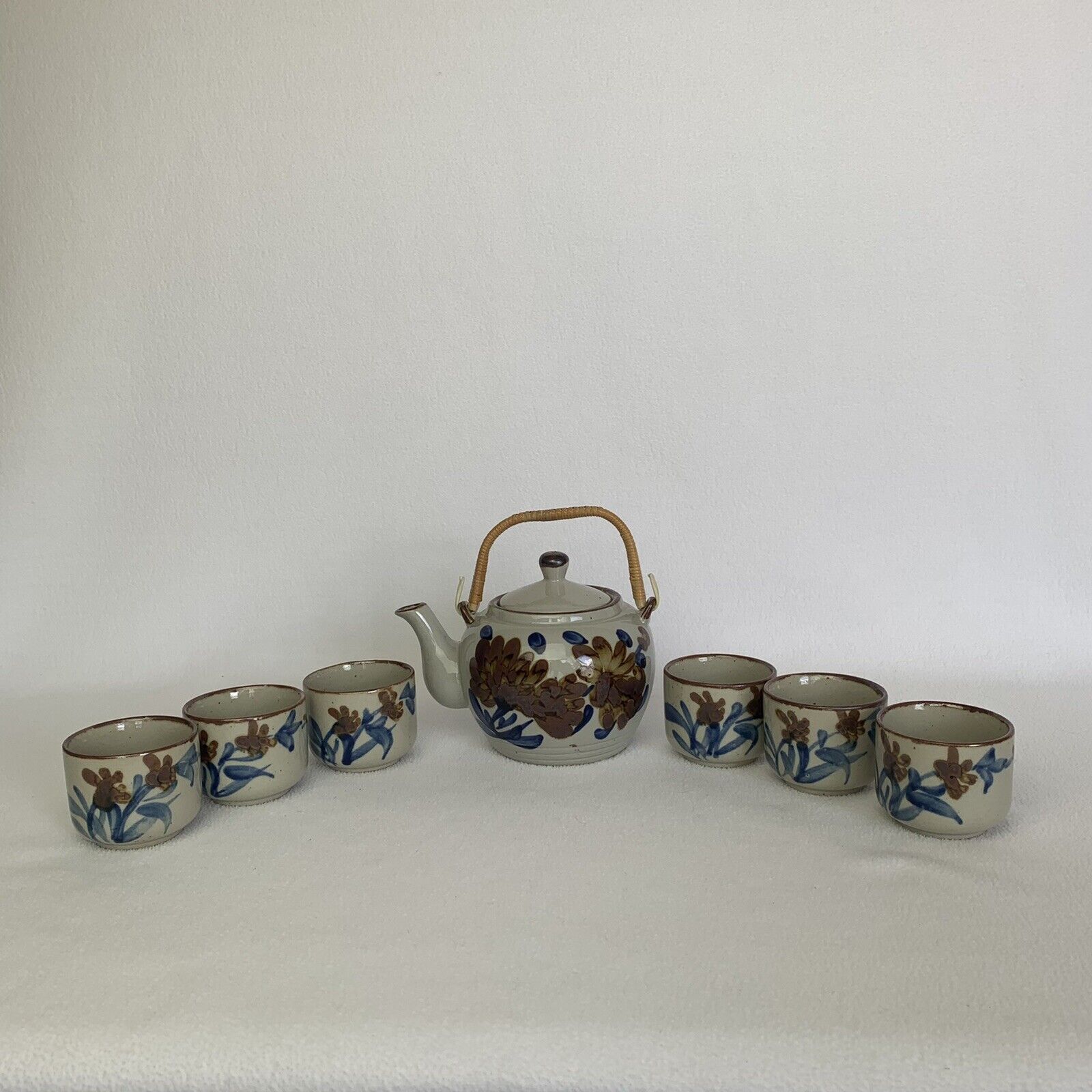Vintage Japanese Style Teapot Bamboo Handle and 6 Sake Cup Set Floral Stoneware