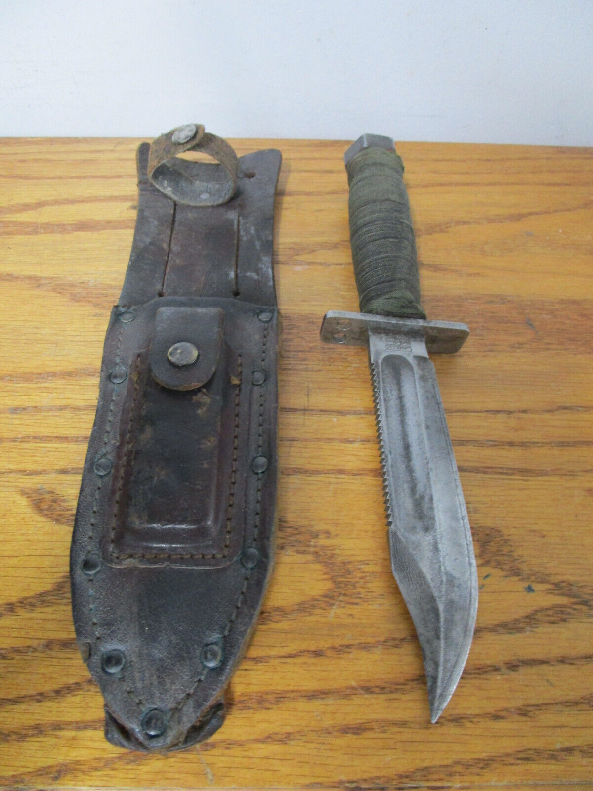 Vintage Camillus New York USA Pilot Survival Knife Fixed Blade W/Sheath