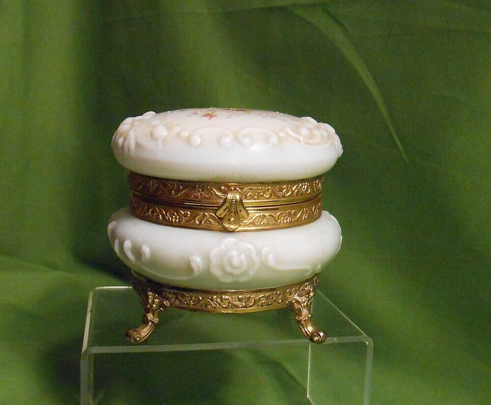 1890's Wavecrest FOOTED Dresser Box by  C.F.Monroe- Signed, Trinket, Jewerly, 4