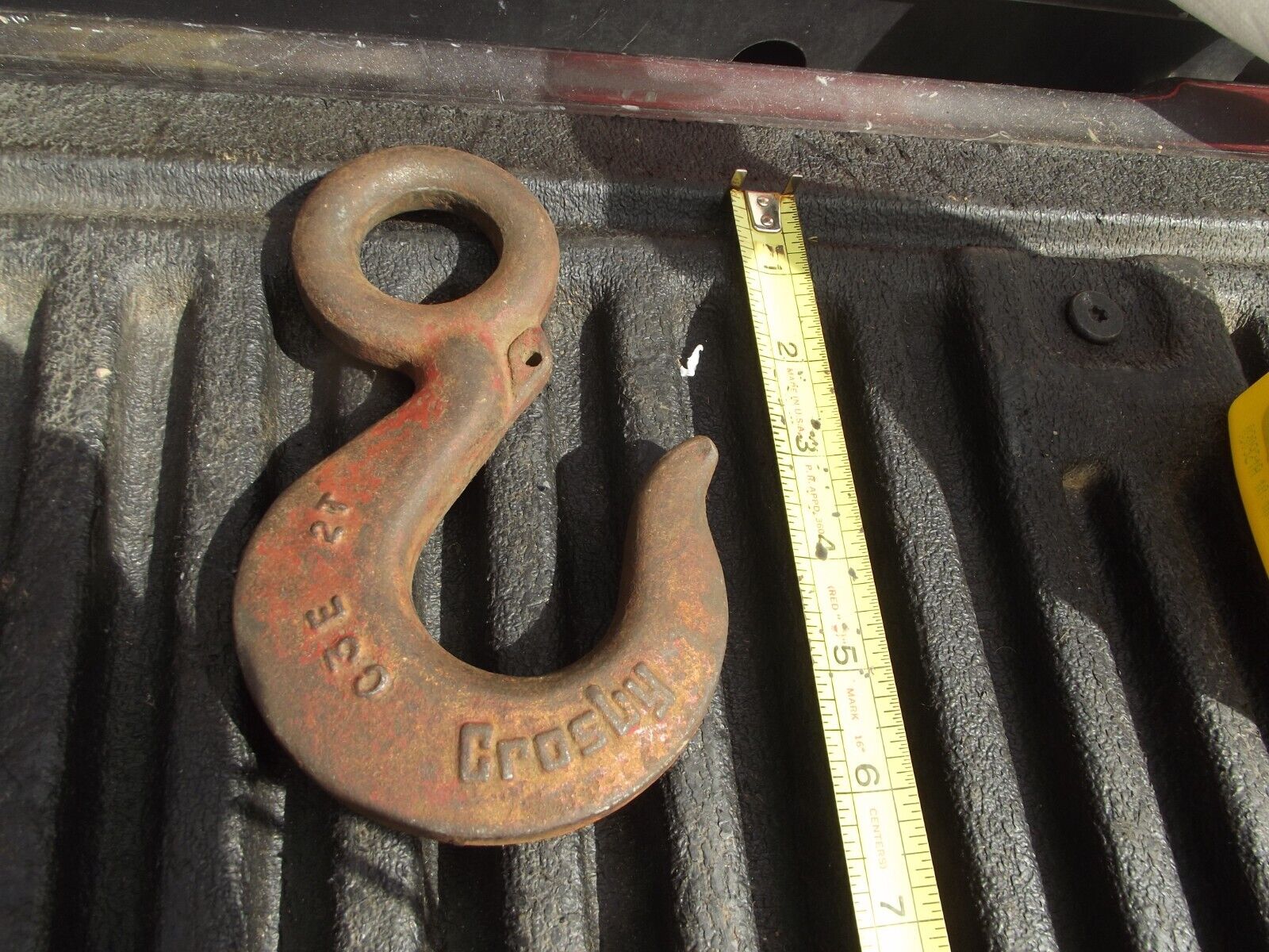 VINTAGE MEDIUM SIZE CROSBY FORGED STEEL SORTING HOOK, C 3 E 2T, H C, TWO TON,