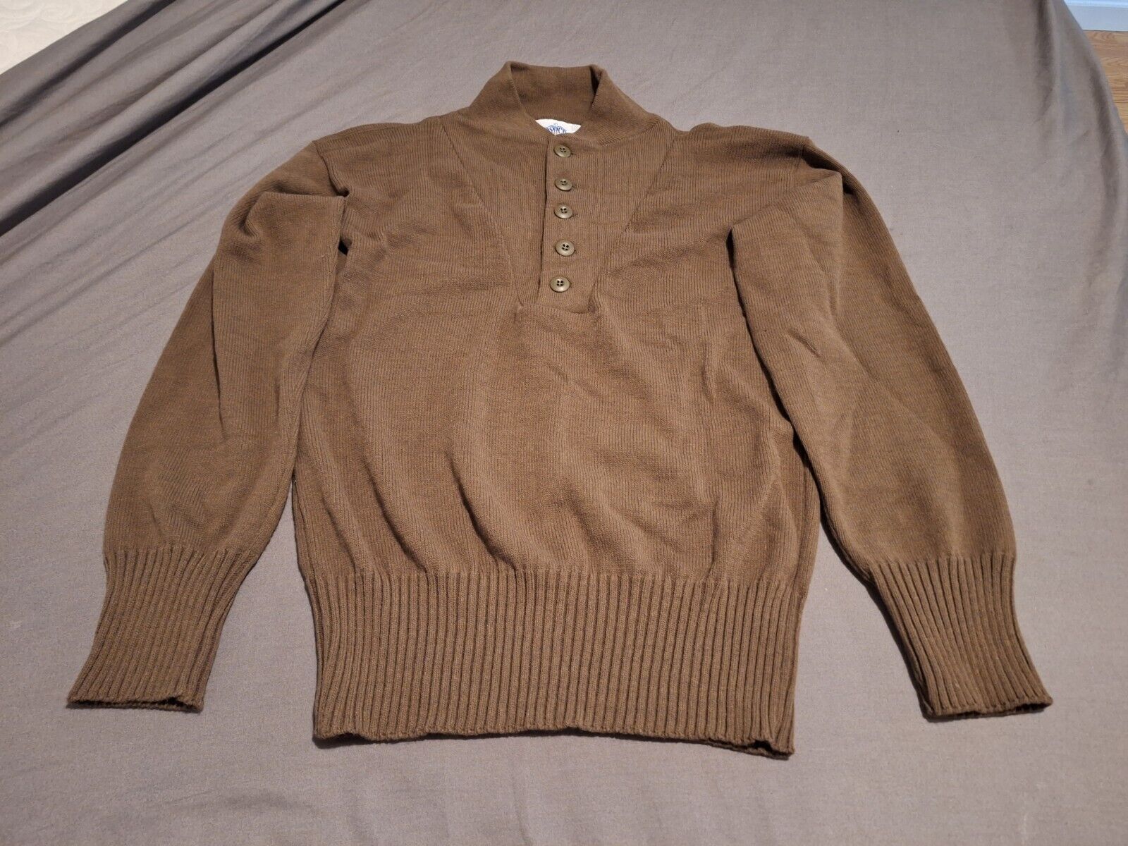 U.S. Army Man's OD Sweater Size Large (42-44) Used