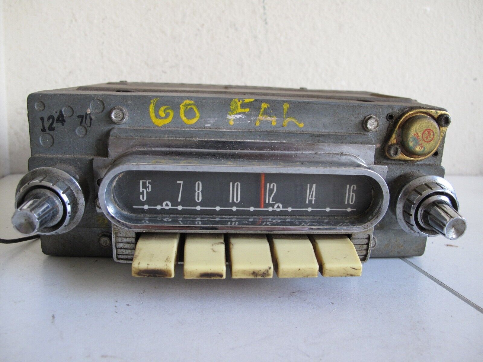 1960 Ford Falcon FoMoCo Radio w/Original Knobs